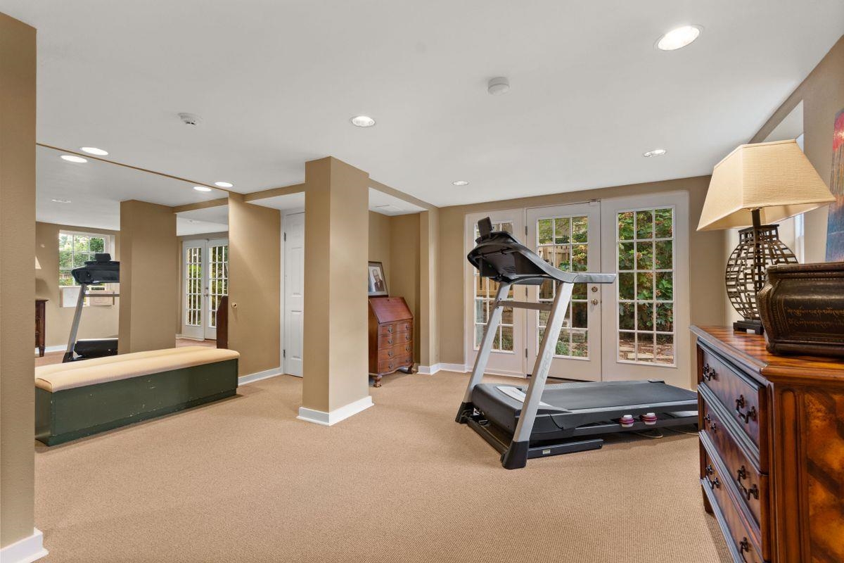 COUNTRY CLUB HGTS - Residential