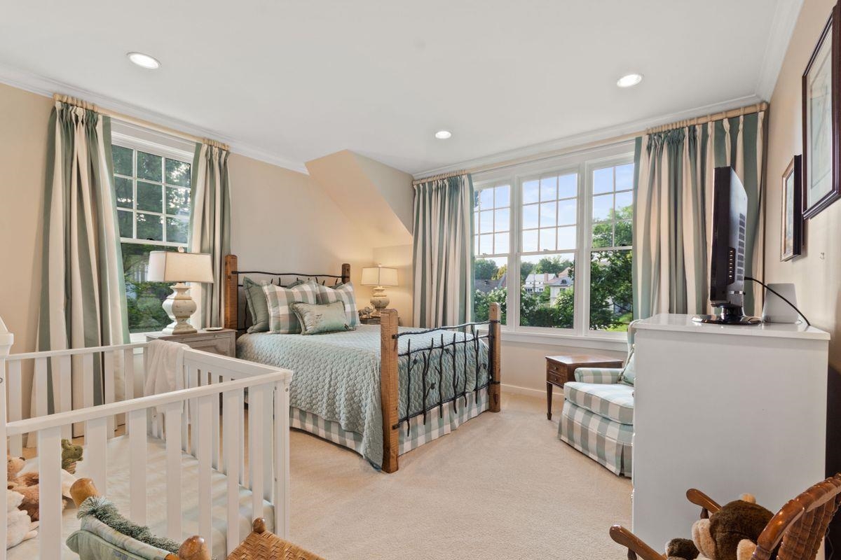 COUNTRY CLUB HGTS - Residential