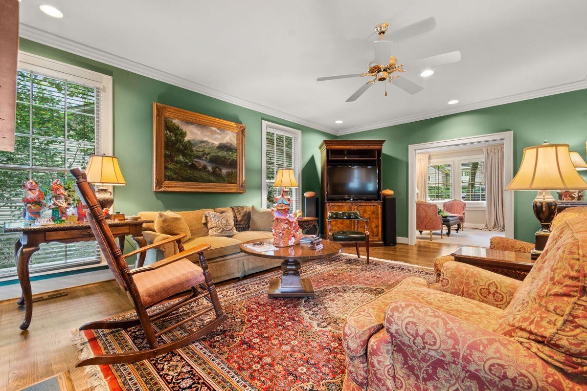 COUNTRY CLUB HGTS - Residential