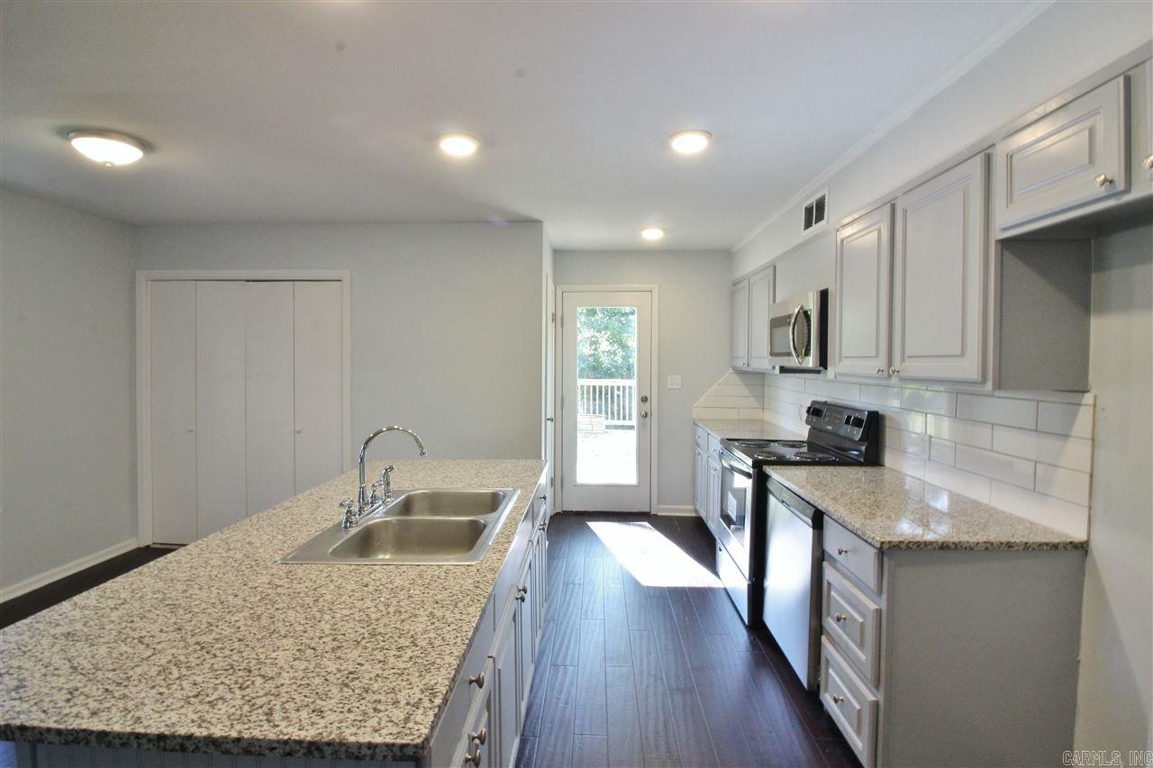 PEBBLE LAKE - Residential