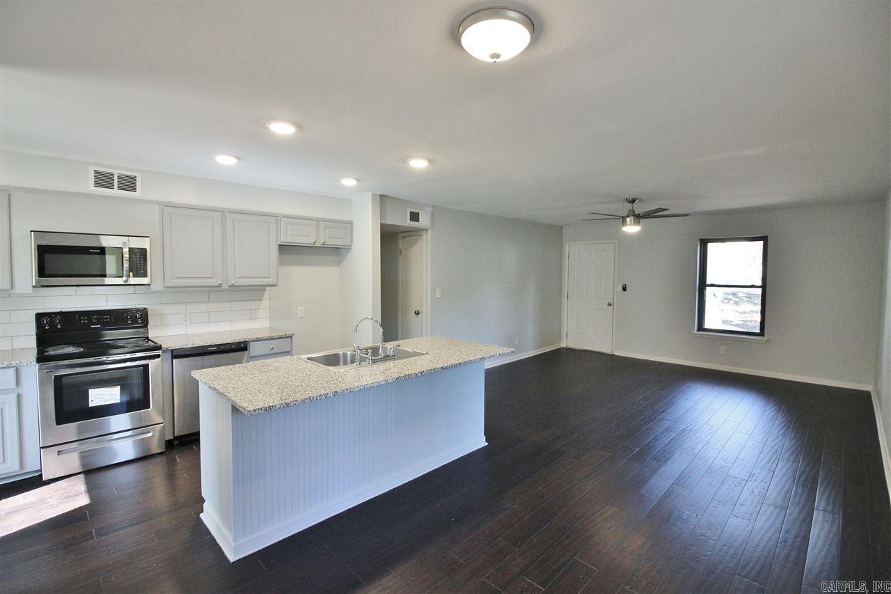 PEBBLE LAKE - Residential