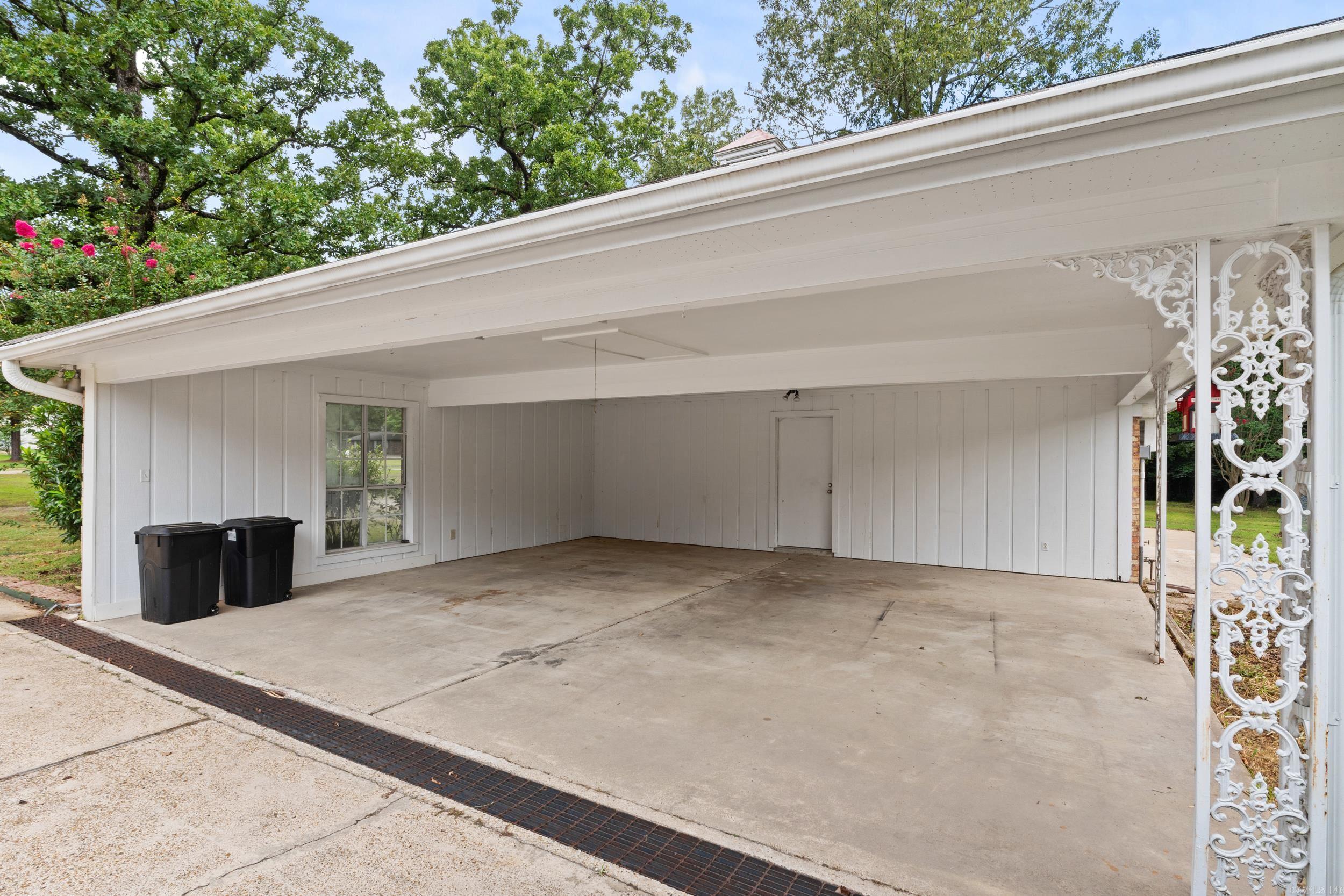 GREEN ACRES - Residential