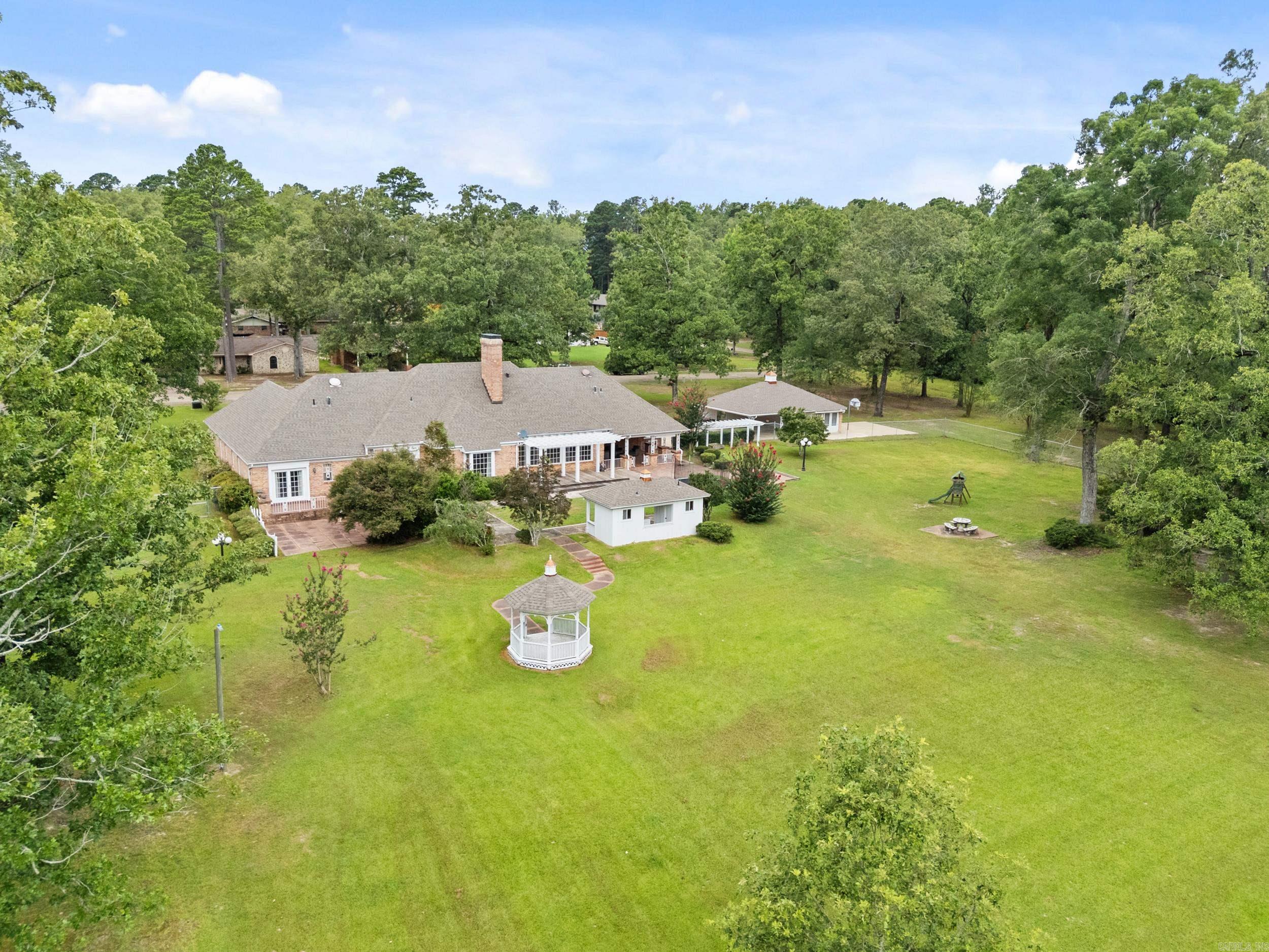 GREEN ACRES - Residential