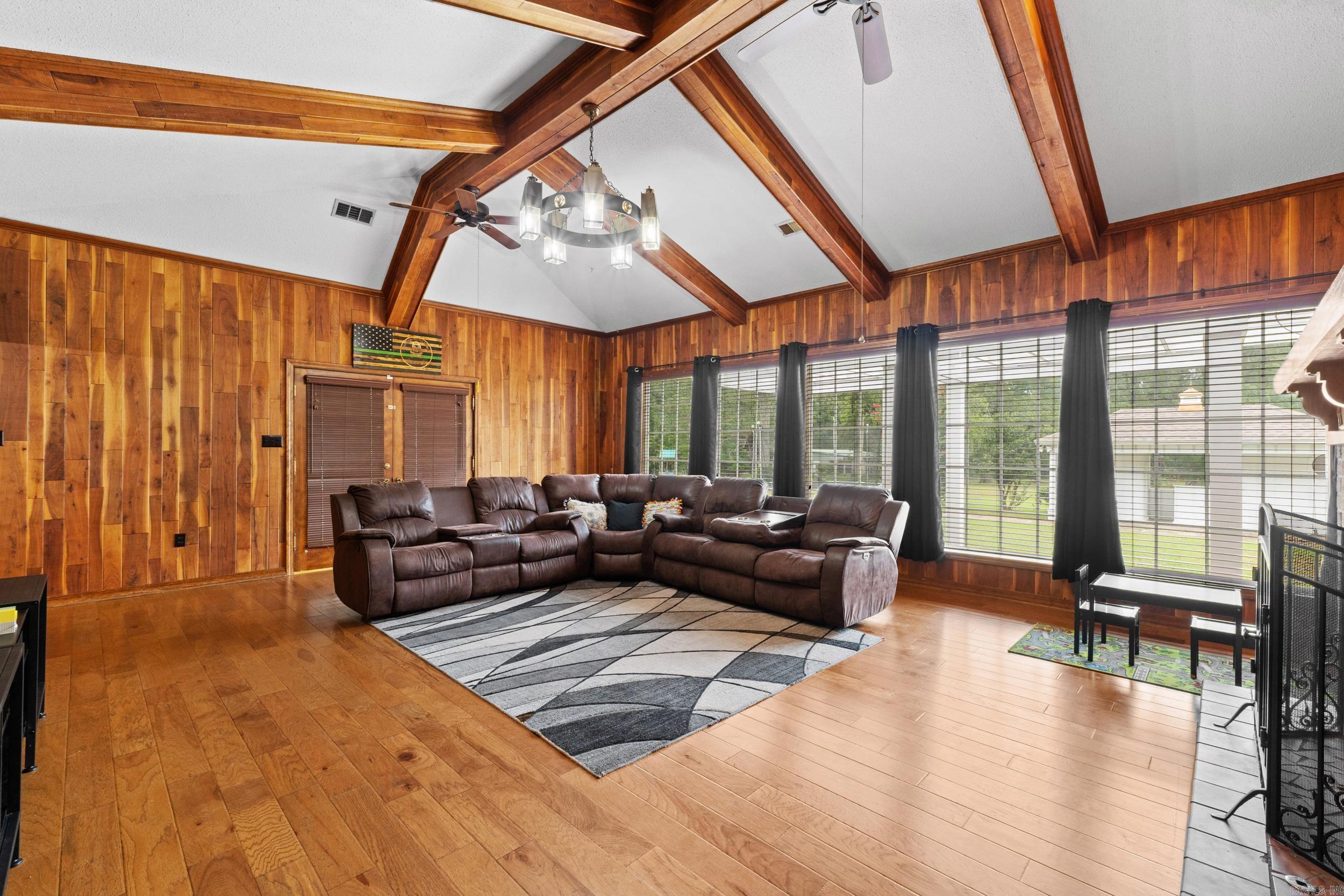 GREEN ACRES - Residential