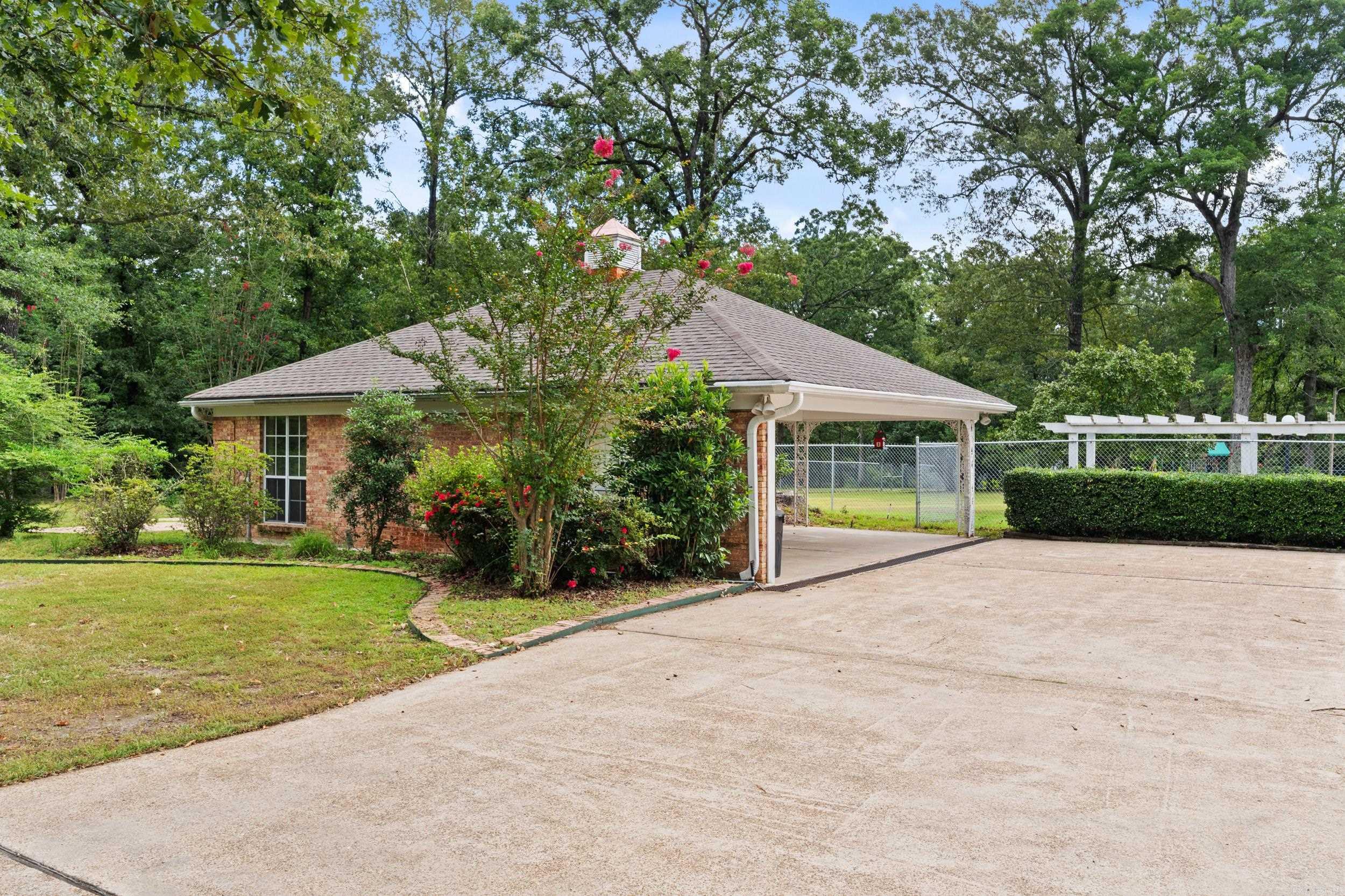 GREEN ACRES - Residential