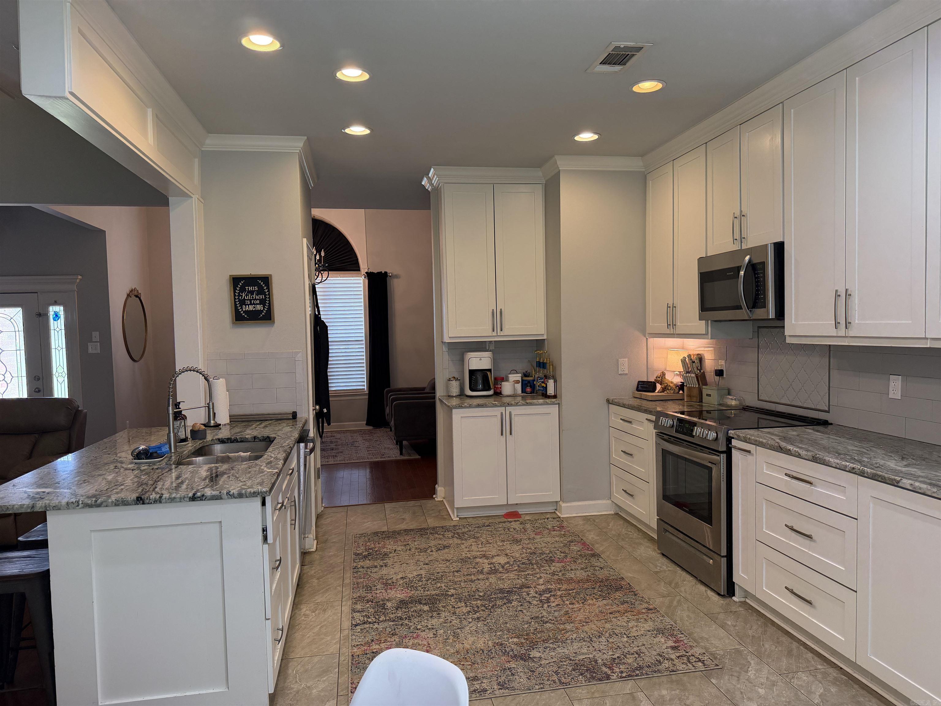 DANIELS OAKS - Residential