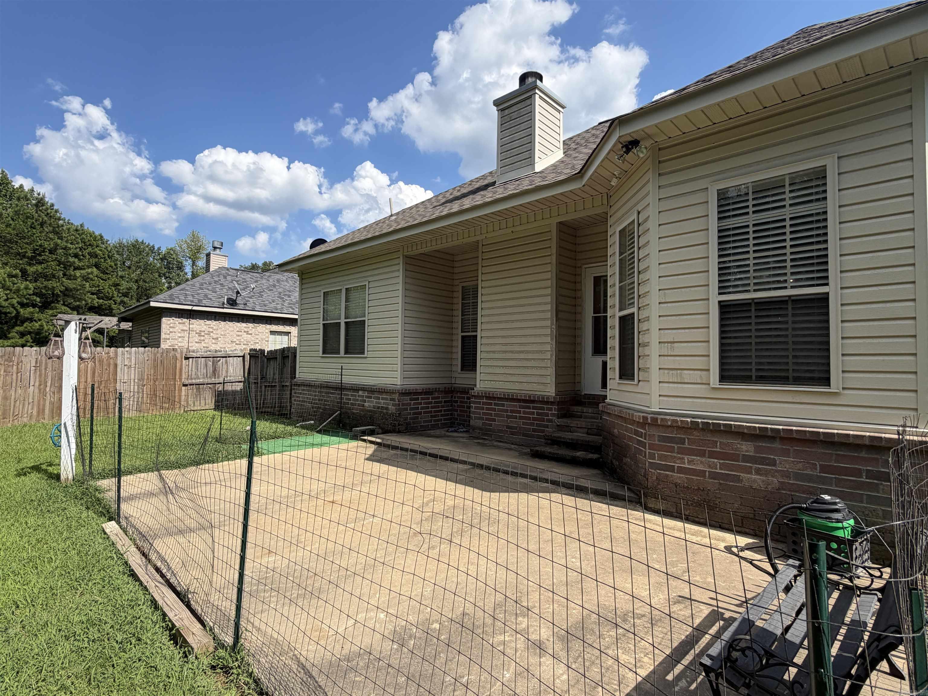 DANIELS OAKS - Residential