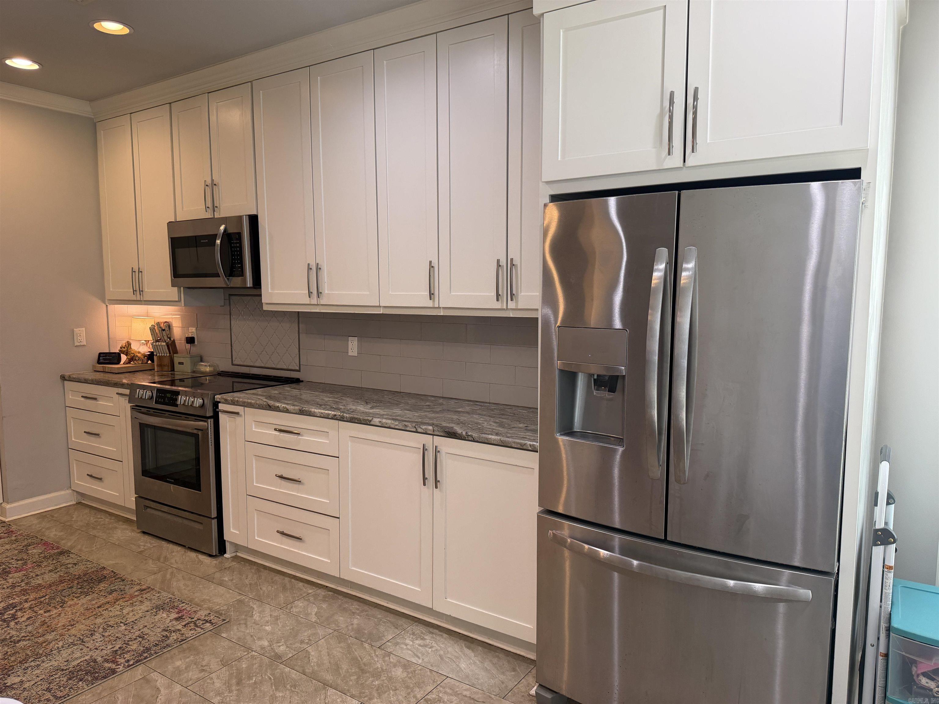 DANIELS OAKS - Residential