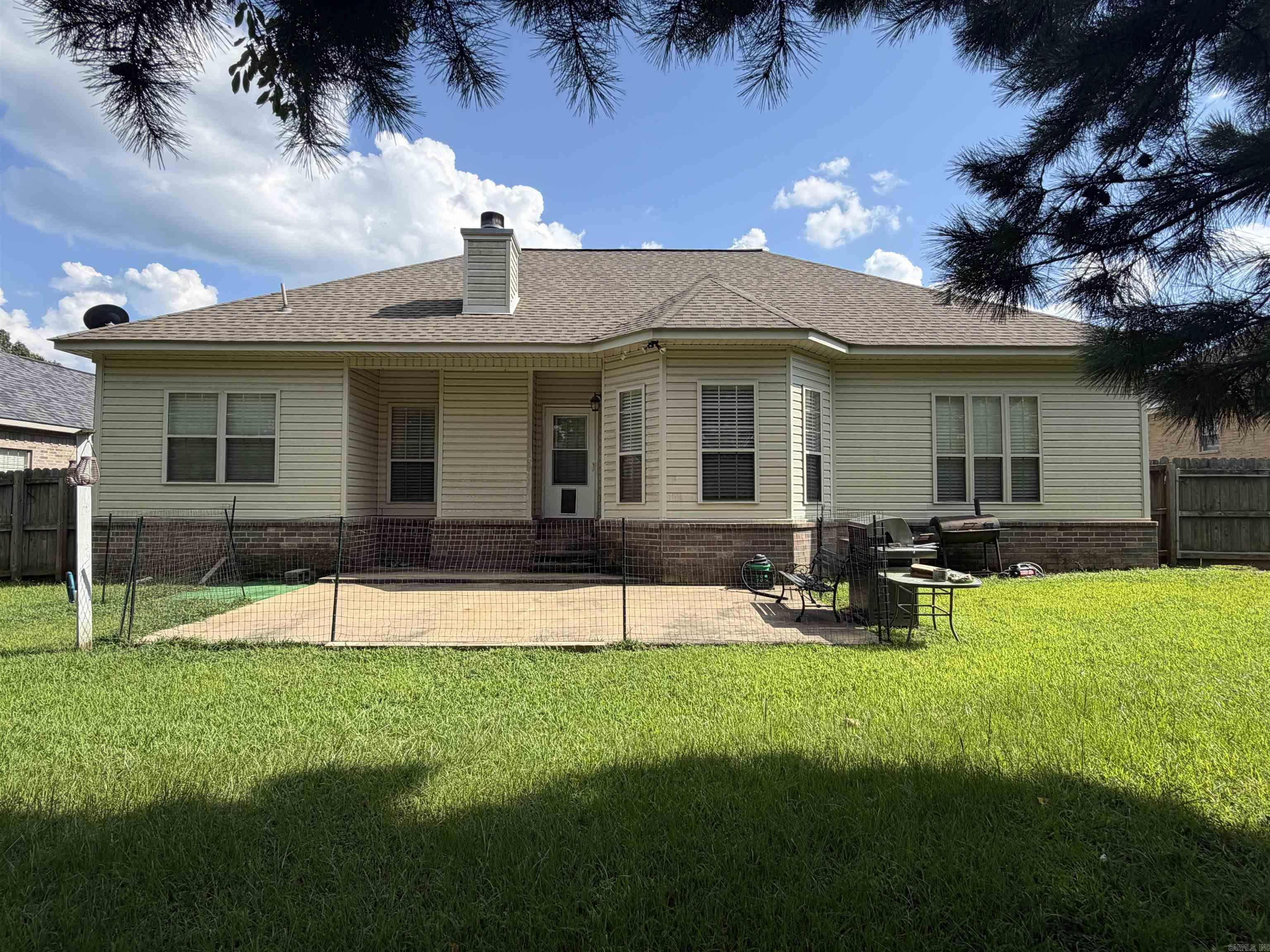 DANIELS OAKS - Residential
