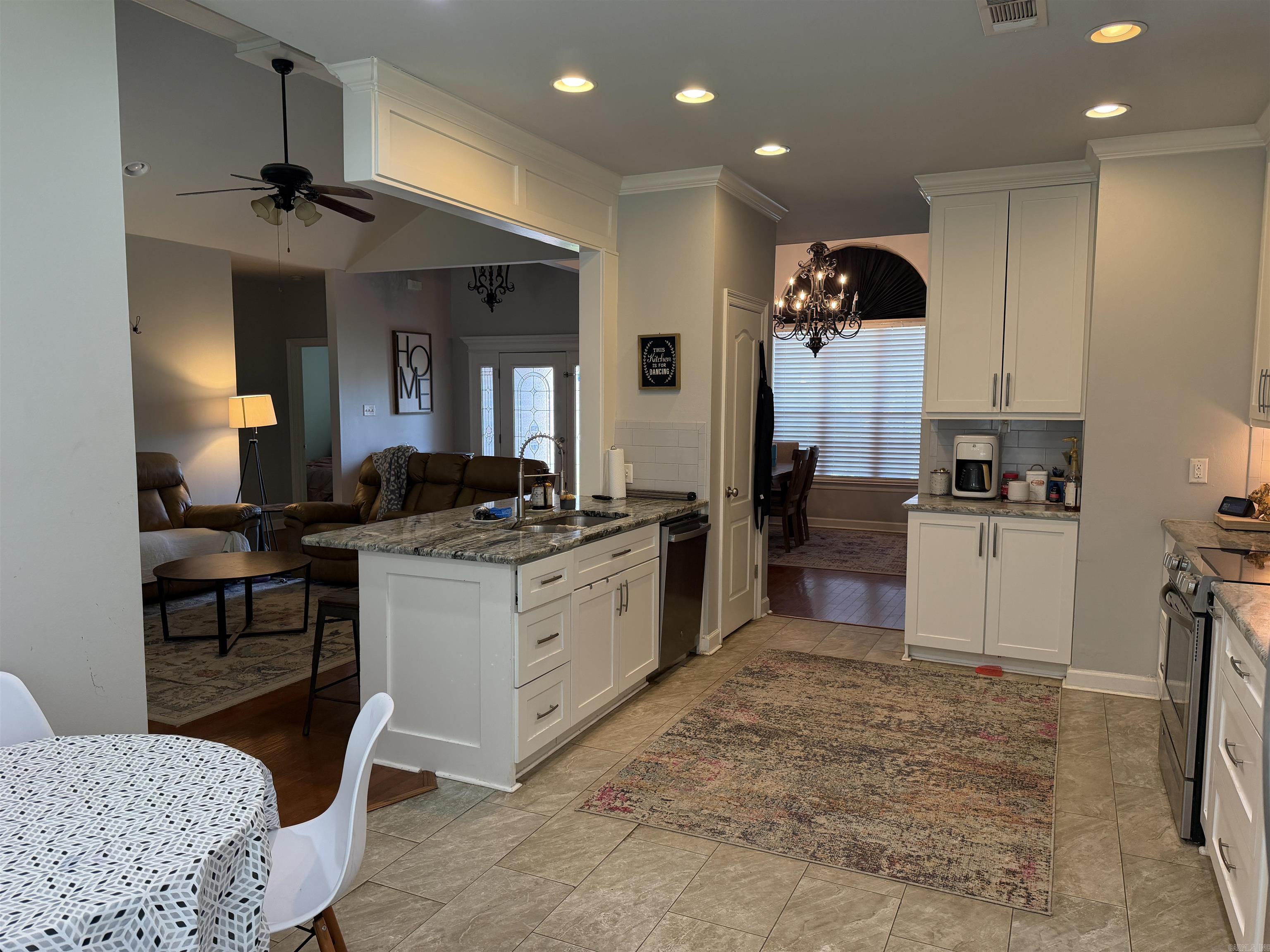 DANIELS OAKS - Residential