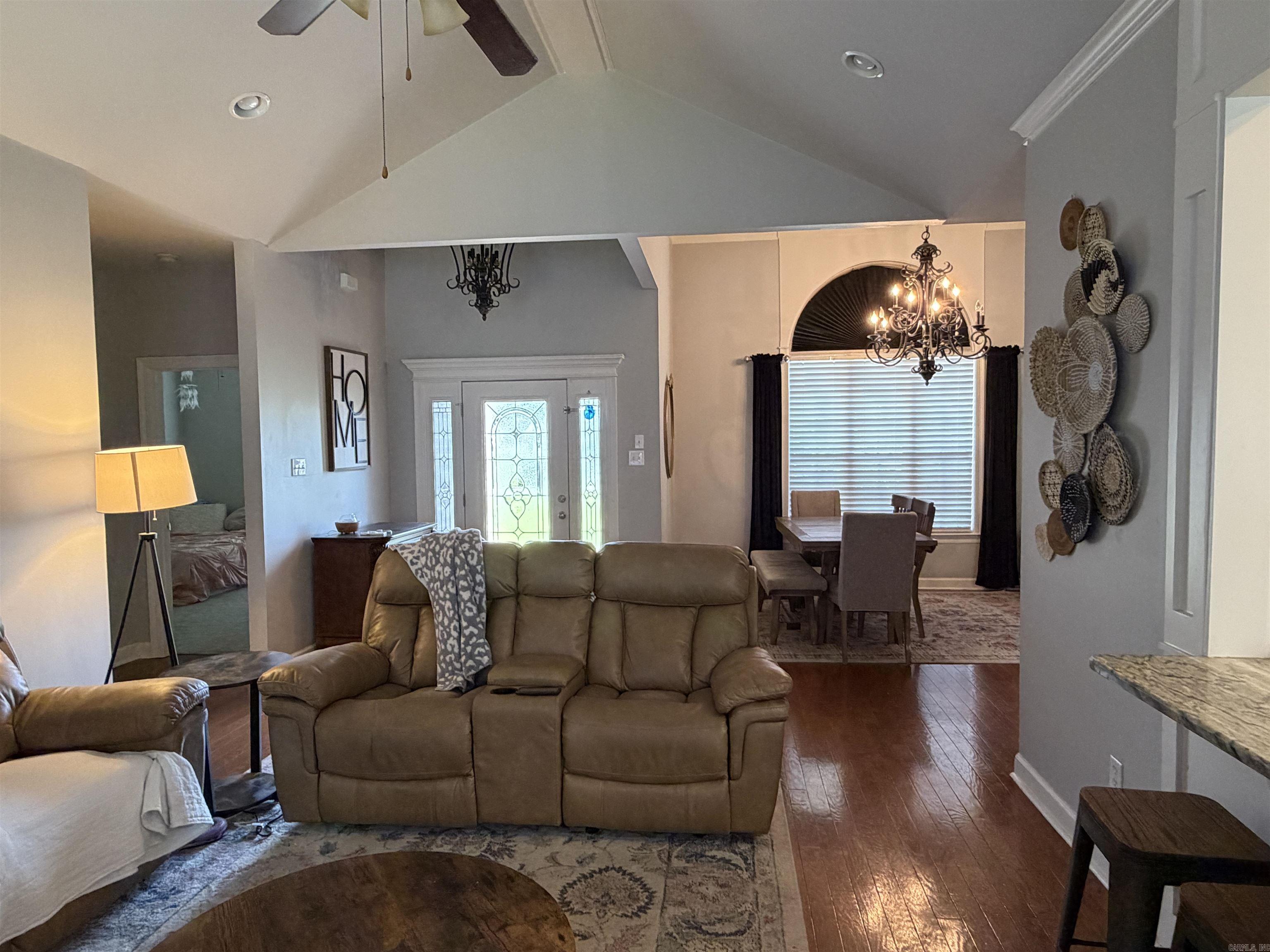 DANIELS OAKS - Residential