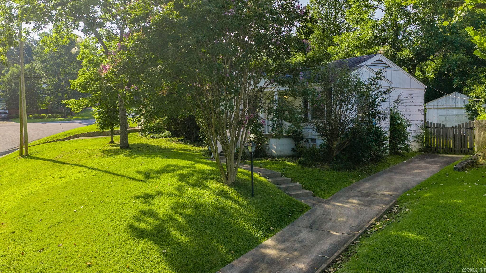KINGWOOD PLACE - Residential