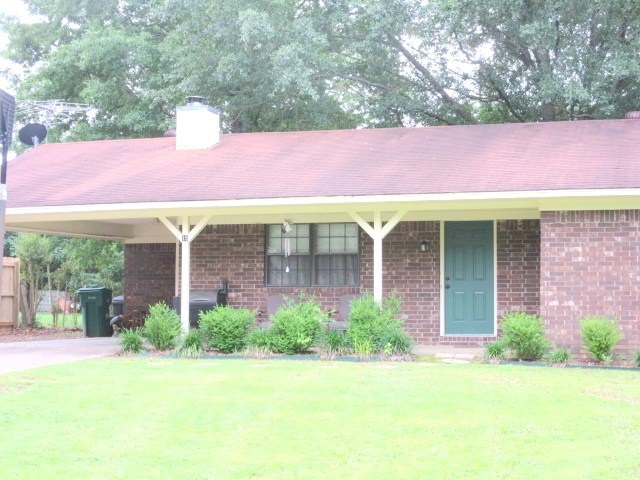 This nice 2 bedroom, 1 bath, is located in a great subdivision. It is close to town, and schools. New tile floors, low utilities. NO SMOKING OR PETS FIRM.