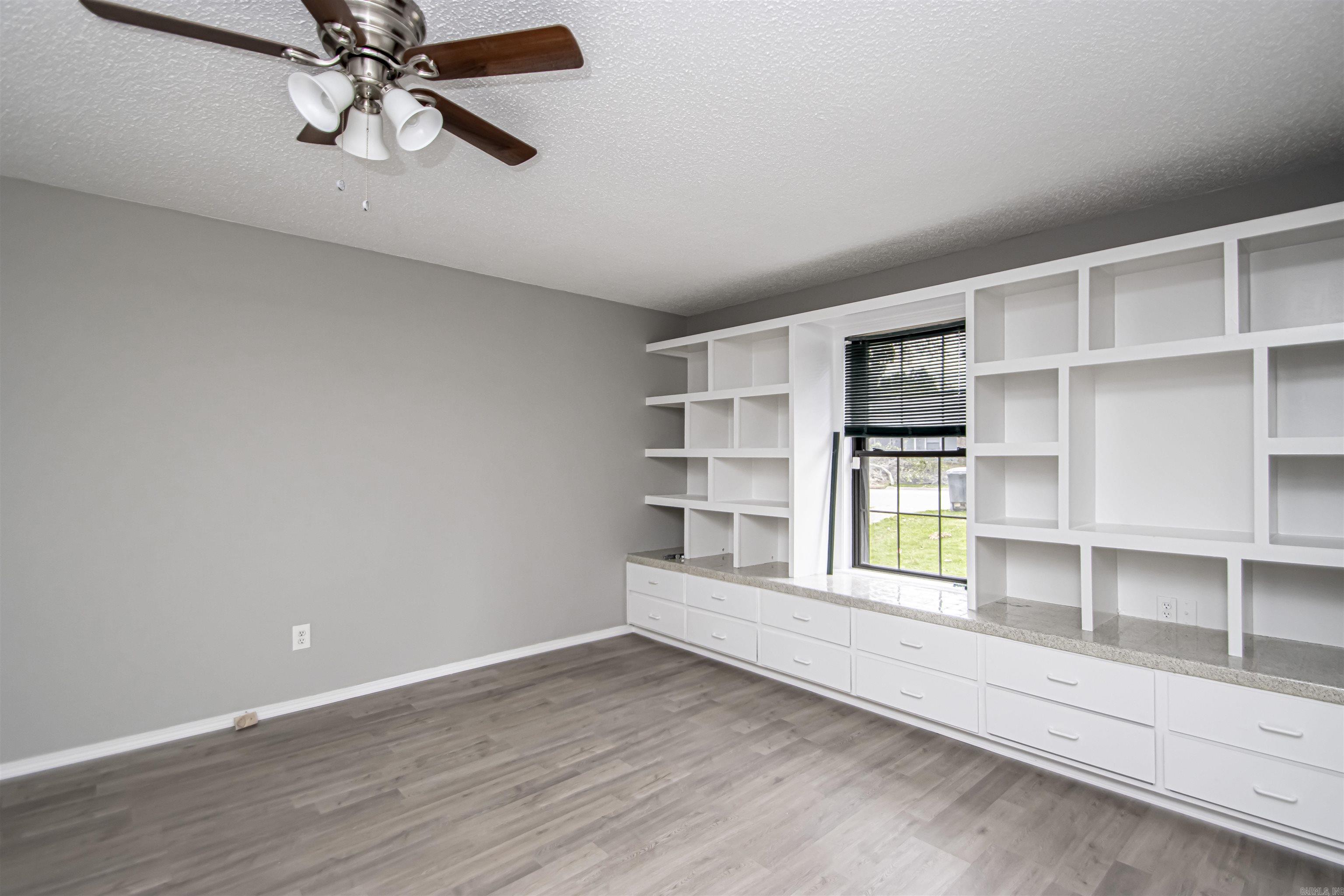 PLEASANT VIEW - Residential