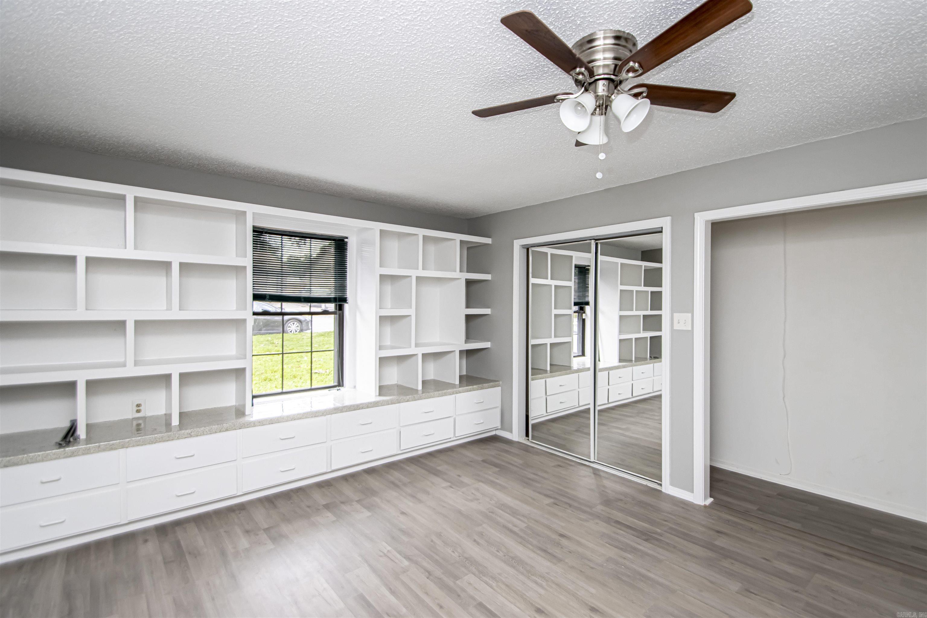 PLEASANT VIEW - Residential