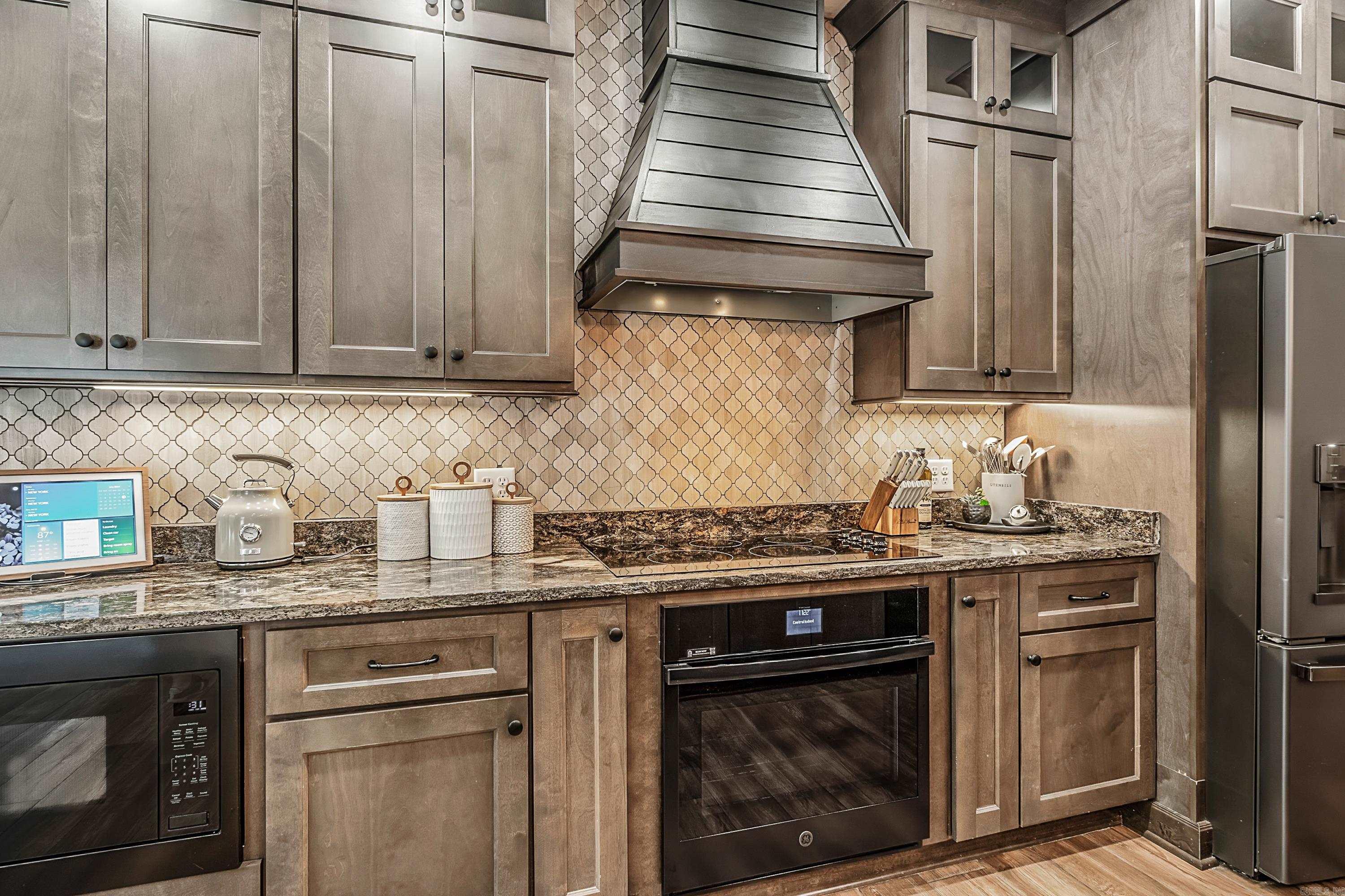 FOXWOOD ESTATES - Residential