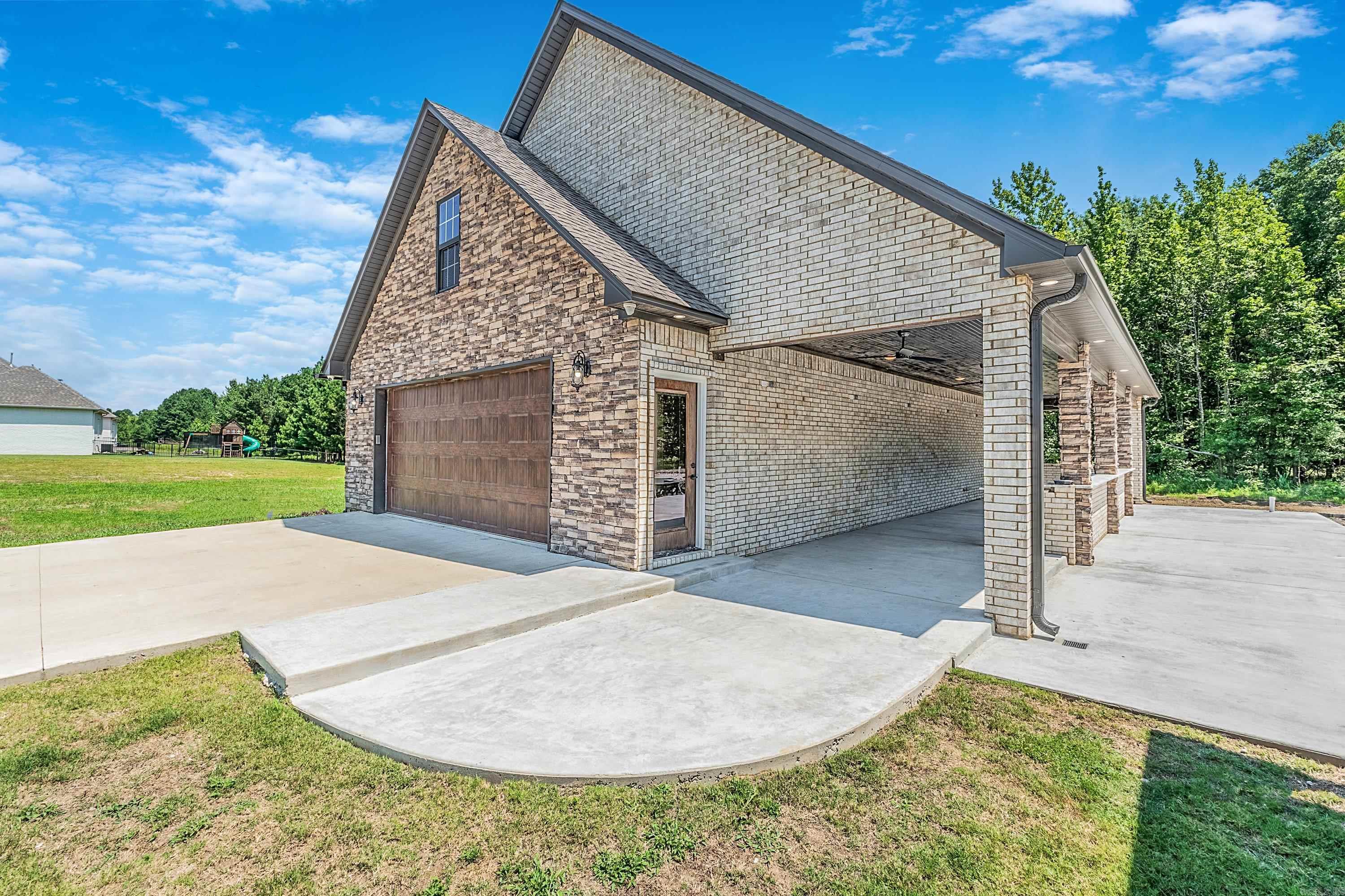FOXWOOD ESTATES - Residential