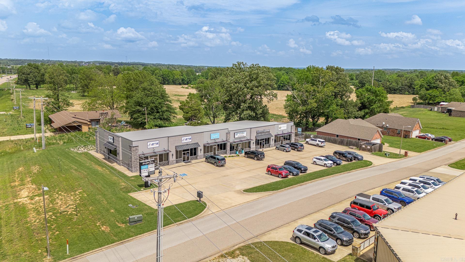 Position your business for success in this prime south Paragould location at Stonegate Place, a newer professional plaza in the sought after Carriage Hill area. This center offers strong visibility and steady traffic with a growing residential base of over 500 nearby households. Only one space remains with approximately 1500 square feet available, making this a rare opportunity for office or retail use. The space is all electric and well suited for a variety of professional or service based businesses seeking a clean and convenient setting. Offered at $1850 per month with a minimum one year lease, this location provides excellent exposure and accessibility in one of Paragould’s most desirable commercial corridors.