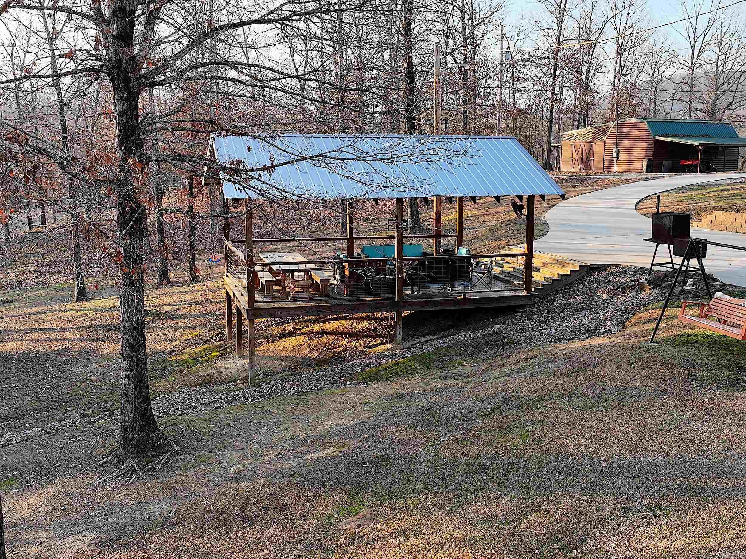 RIVERCHASE - Residential
