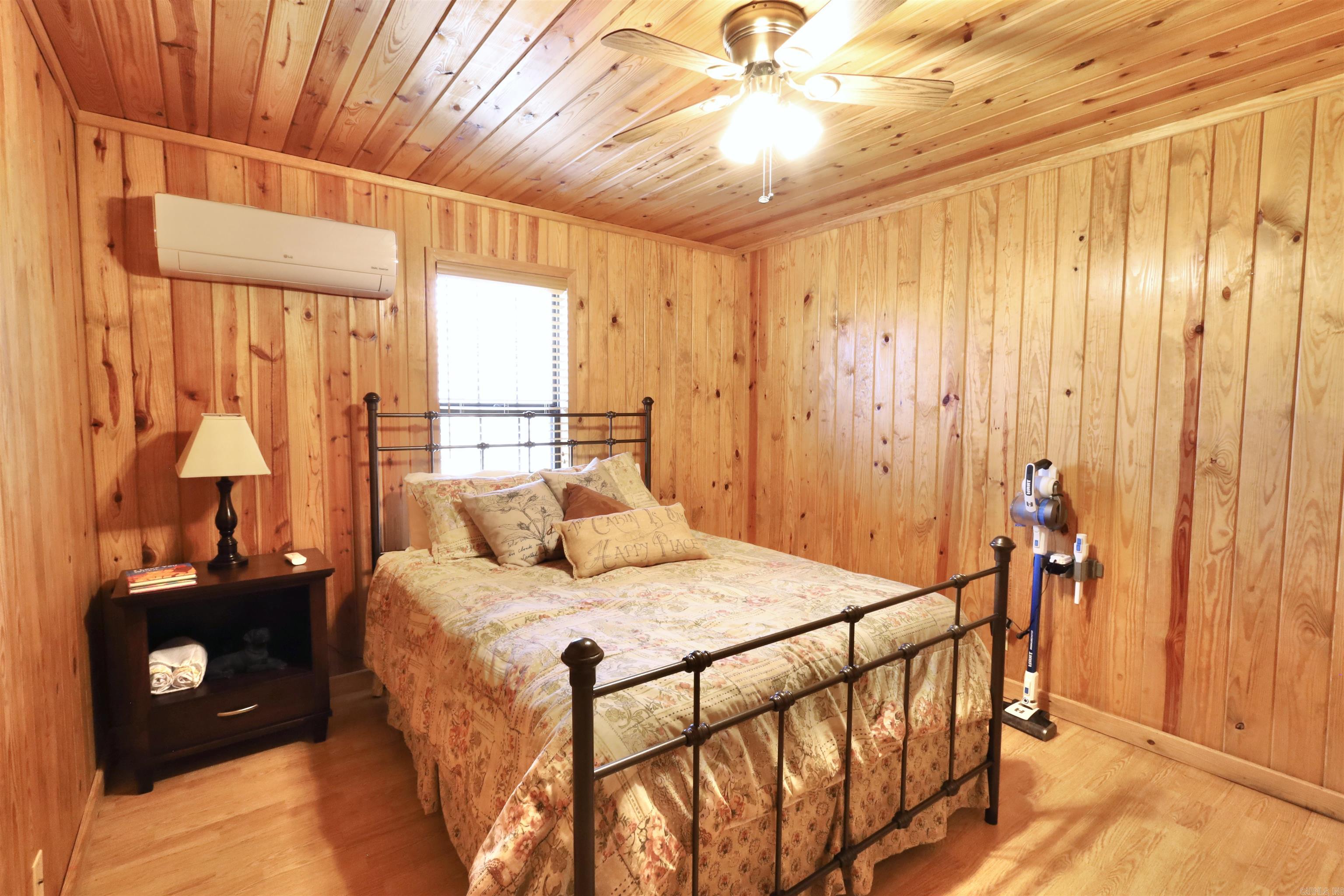 RIVERCHASE - Residential
