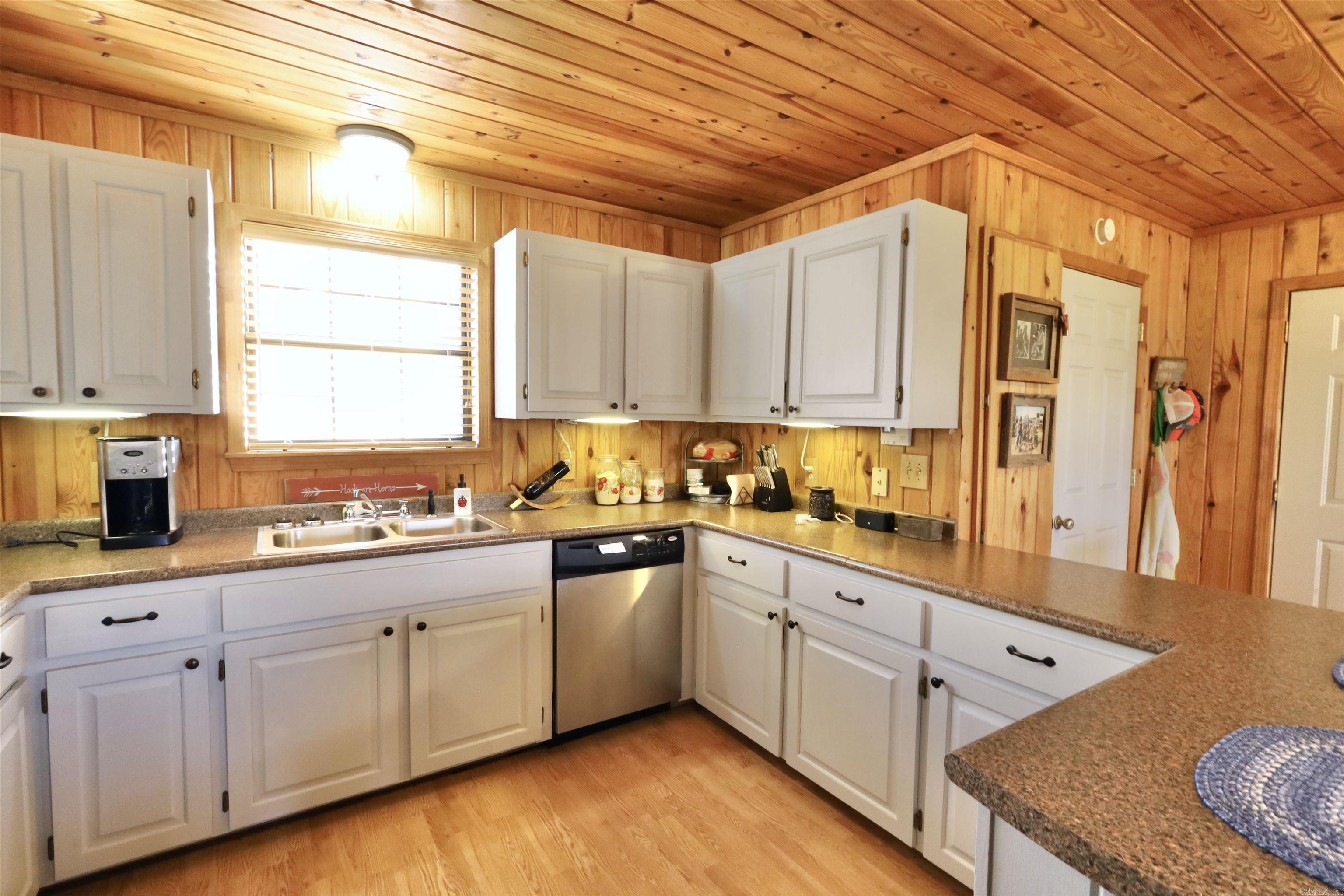 RIVERCHASE - Residential