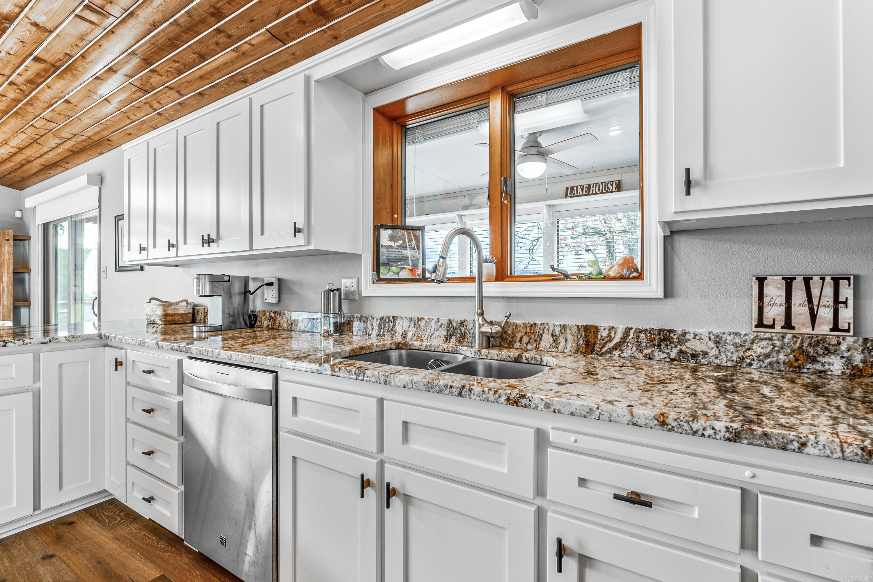 HAMILTON HILLS - Residential