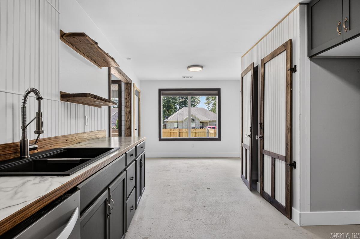 HIDDEN MEADOWS - Residential