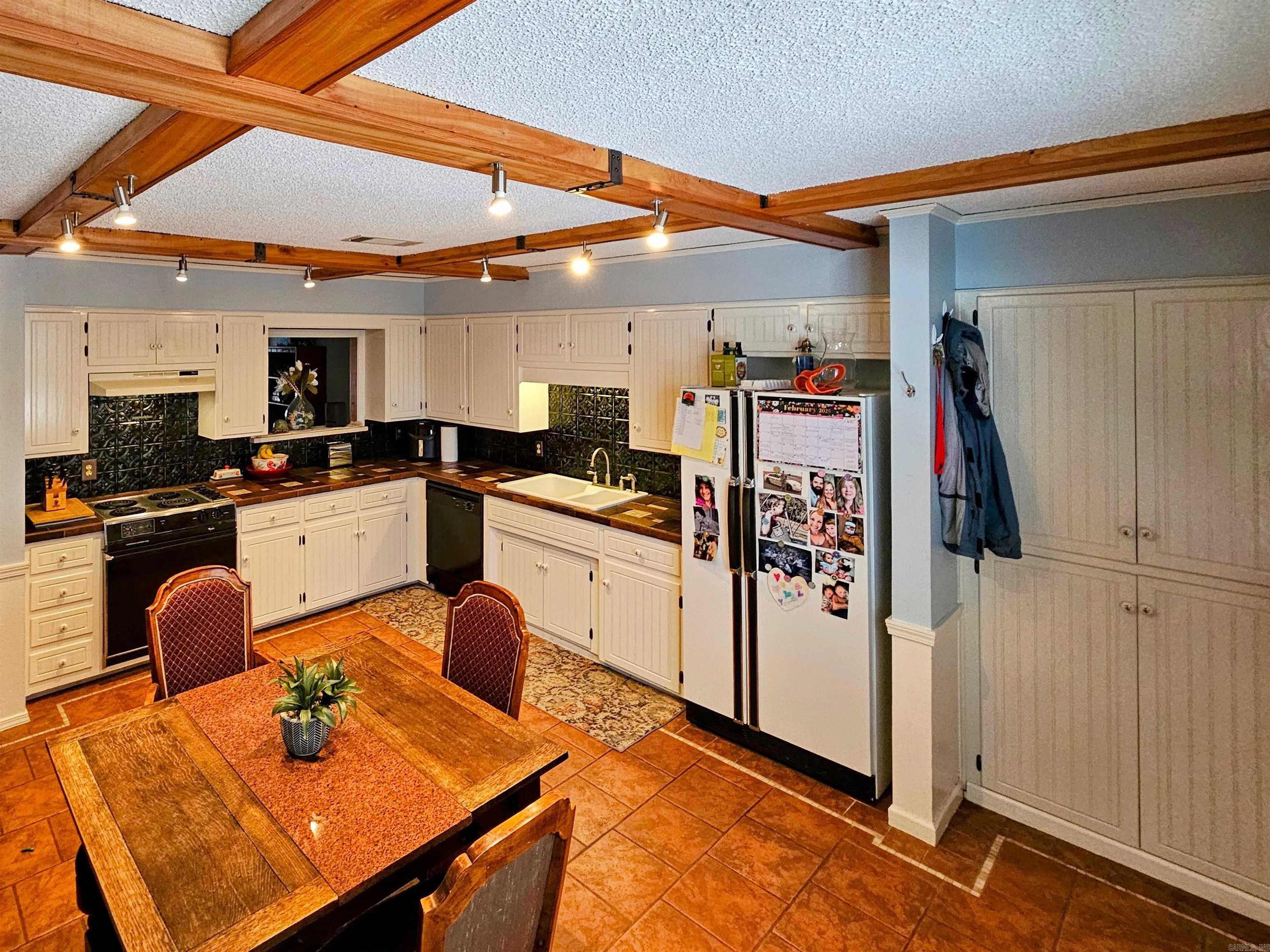 OAKLAWN VILLAGE EAST HPR - Residential