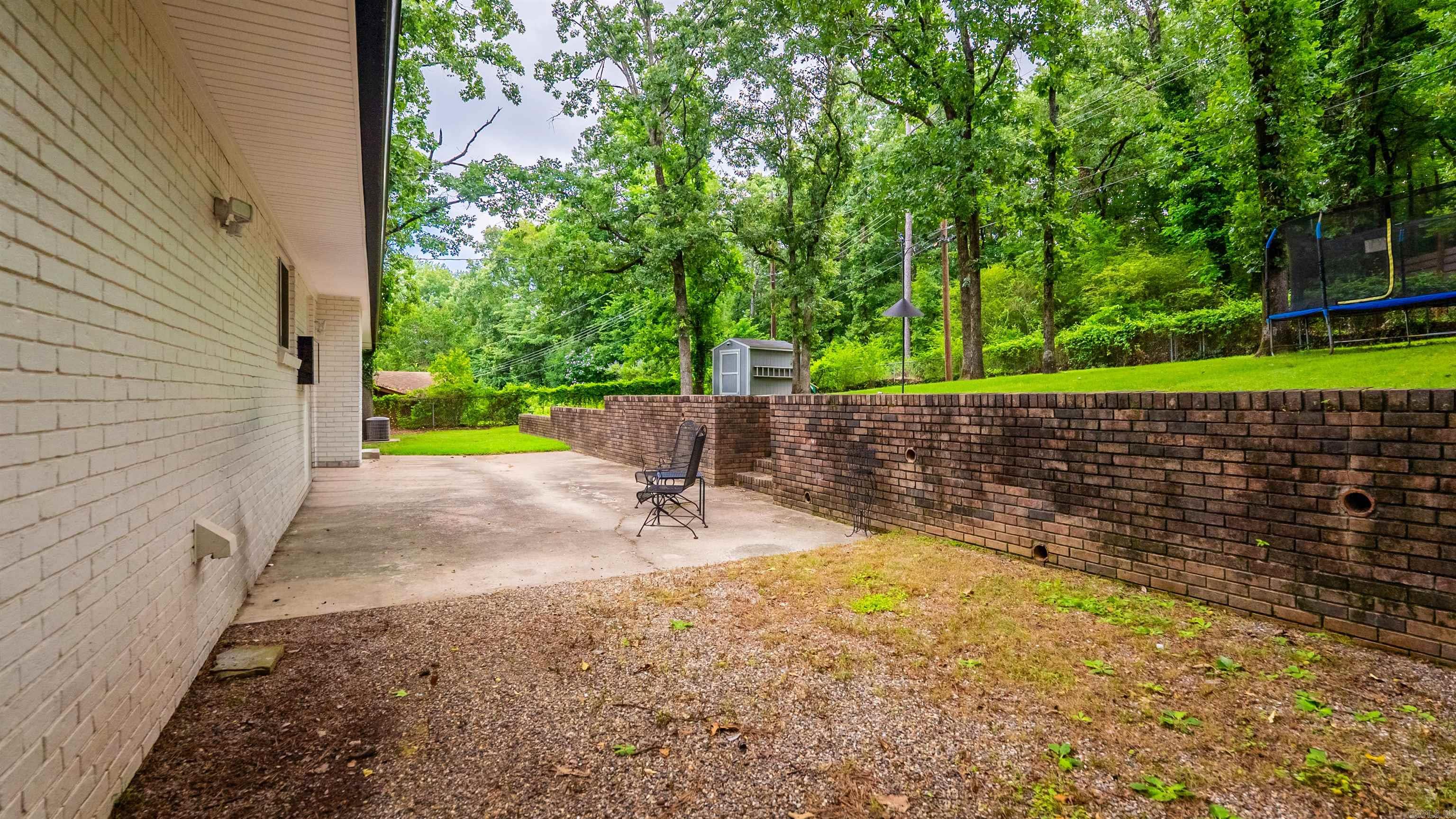 MEEKS MANOR - Residential