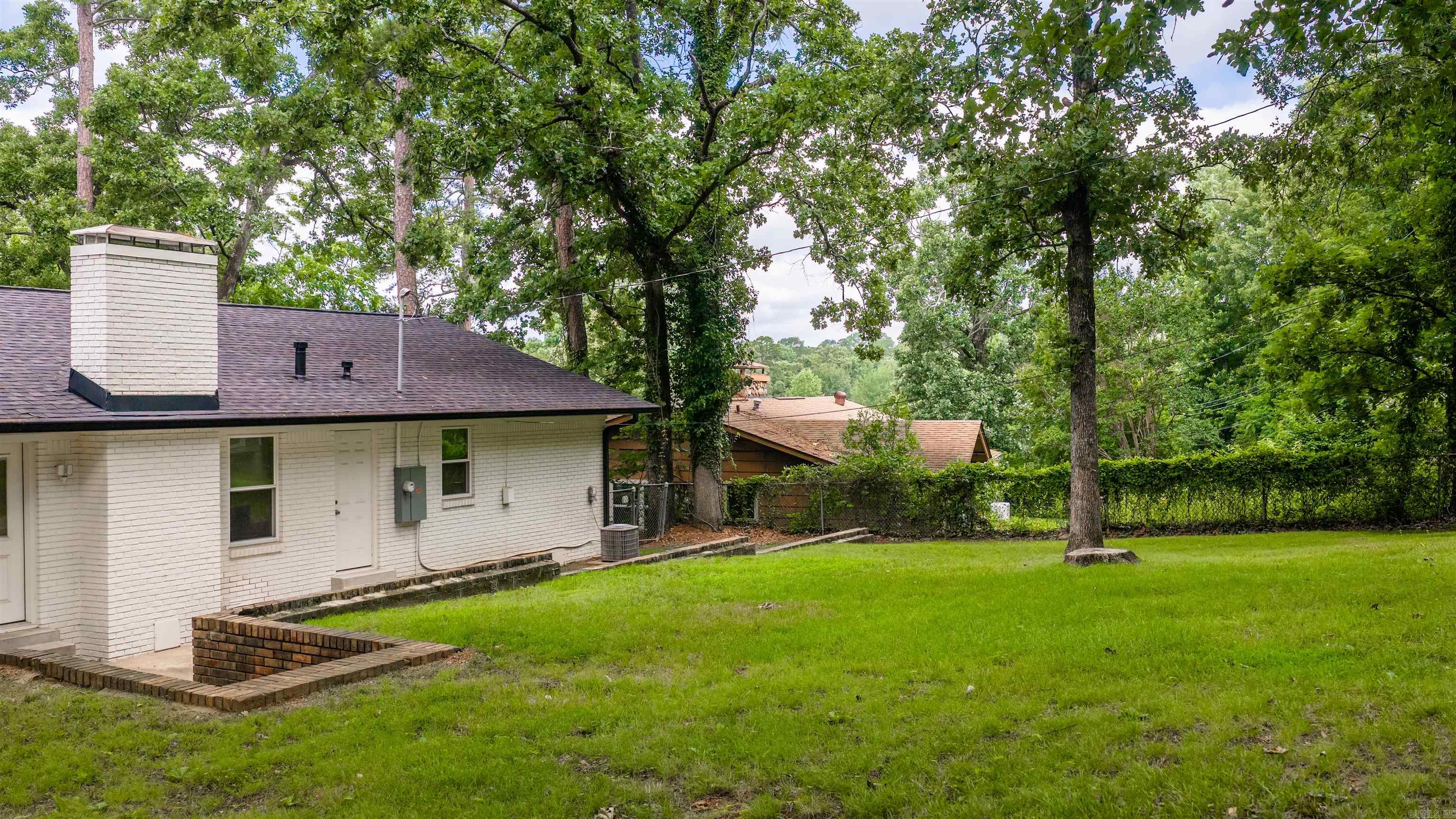 MEEKS MANOR - Residential