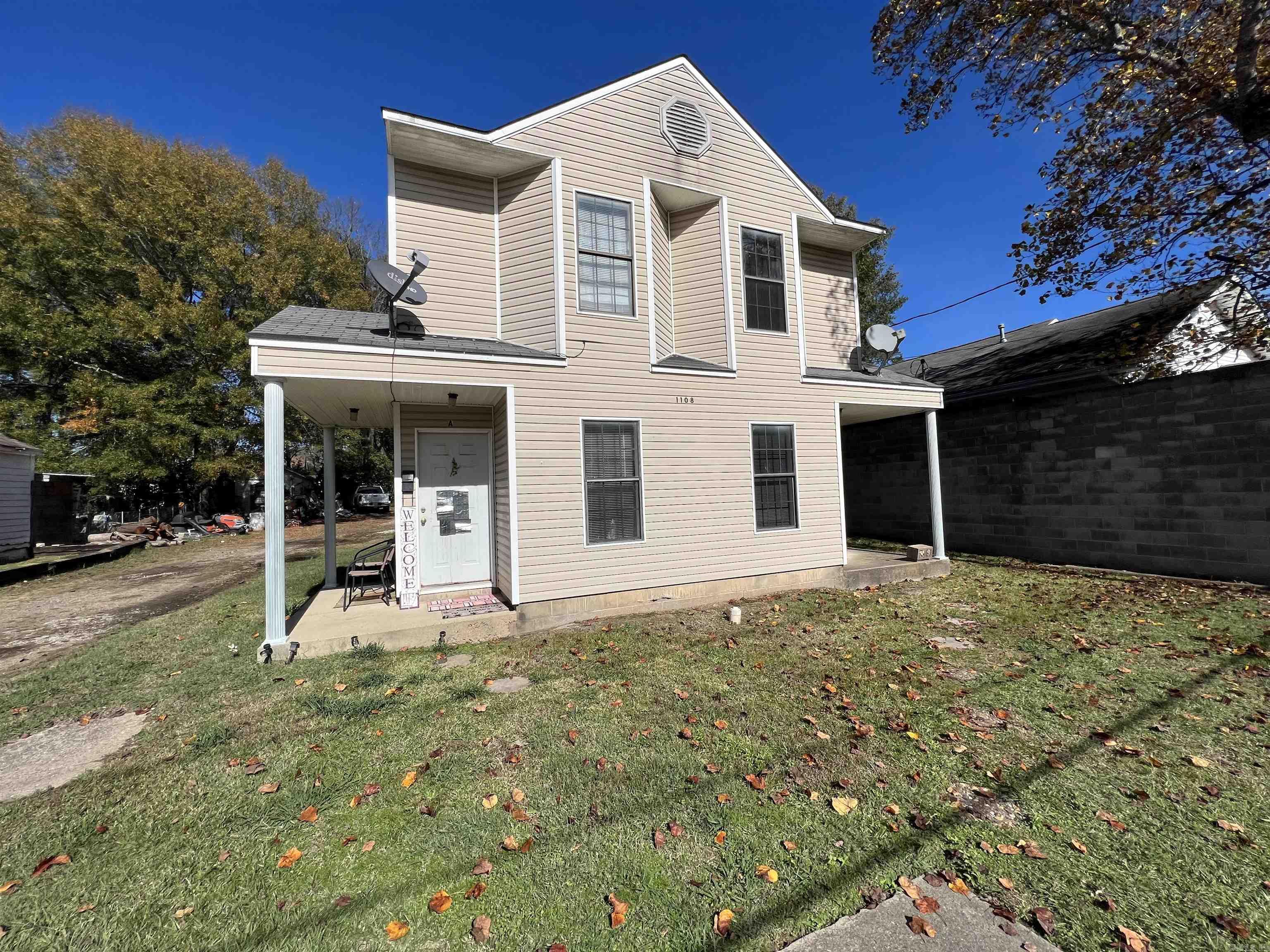 Investors take notice - Due to health reason the seller is selling this 2 Bed 1.5 Bath Two story style duplex located near Henderson State University & and nearby Ouachita Baptist University.  Located just across the street from the former Arkadelphia Public School Admin & Central Primary school this investment has one vacancy and one occupant.  Current rent amount is $625 per unit per month.  If you are looking at investing in rental property in Arkadelphia, you owe it to yourself to take a tour today!  Priced to sell!
