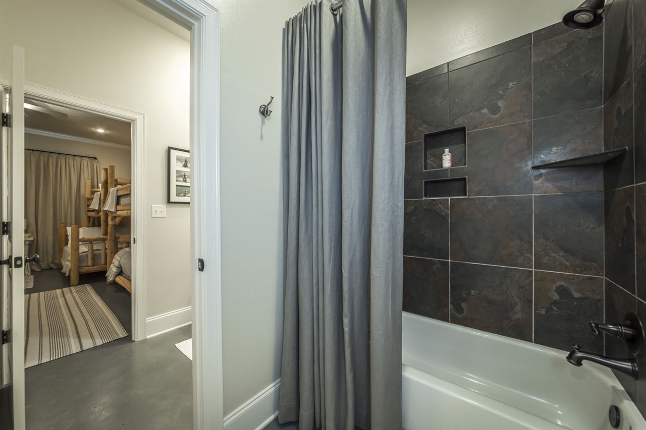 EI: ROND POINT - Residential