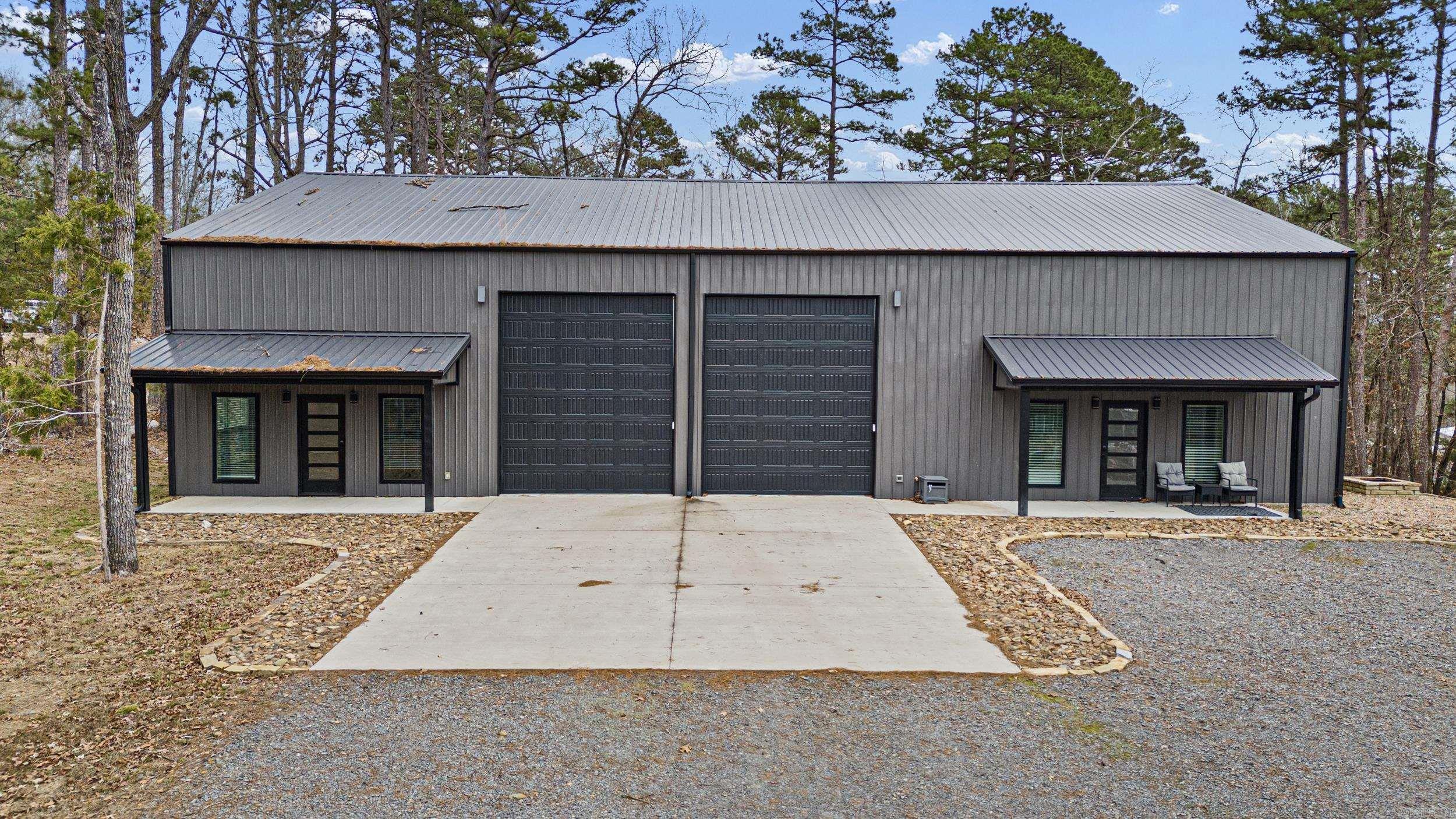 WOODLAND SHORES - Residential