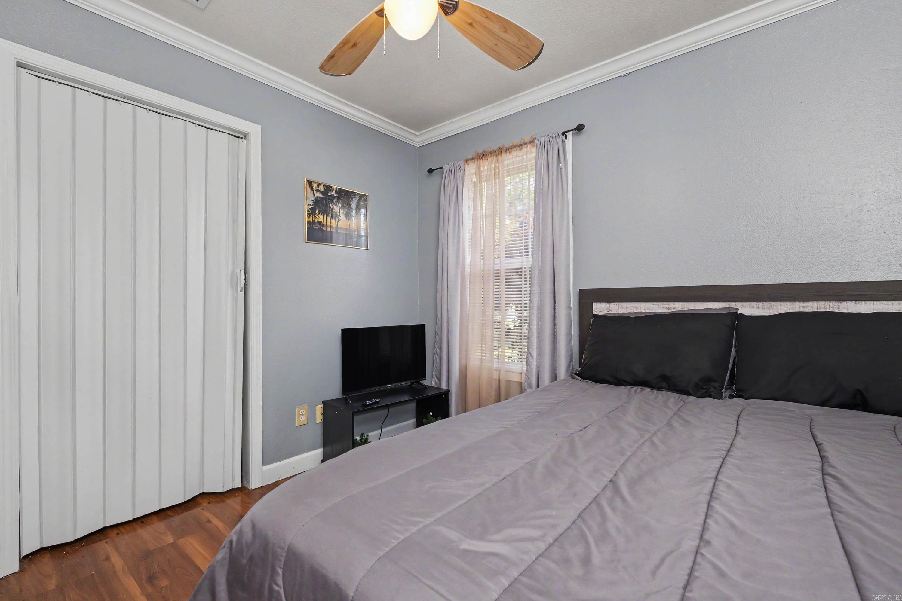 CASTLEWOOD - Residential