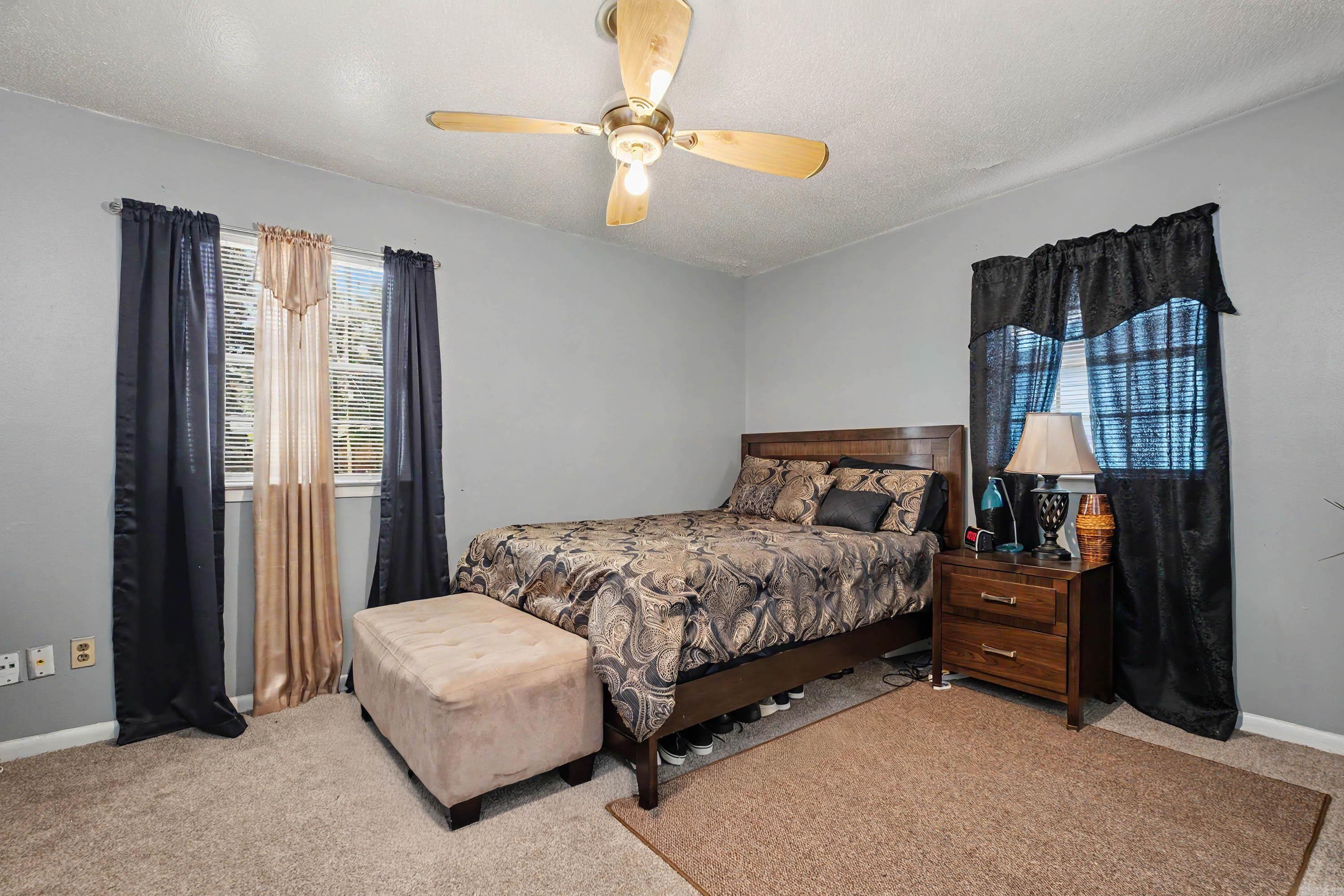 CASTLEWOOD - Residential