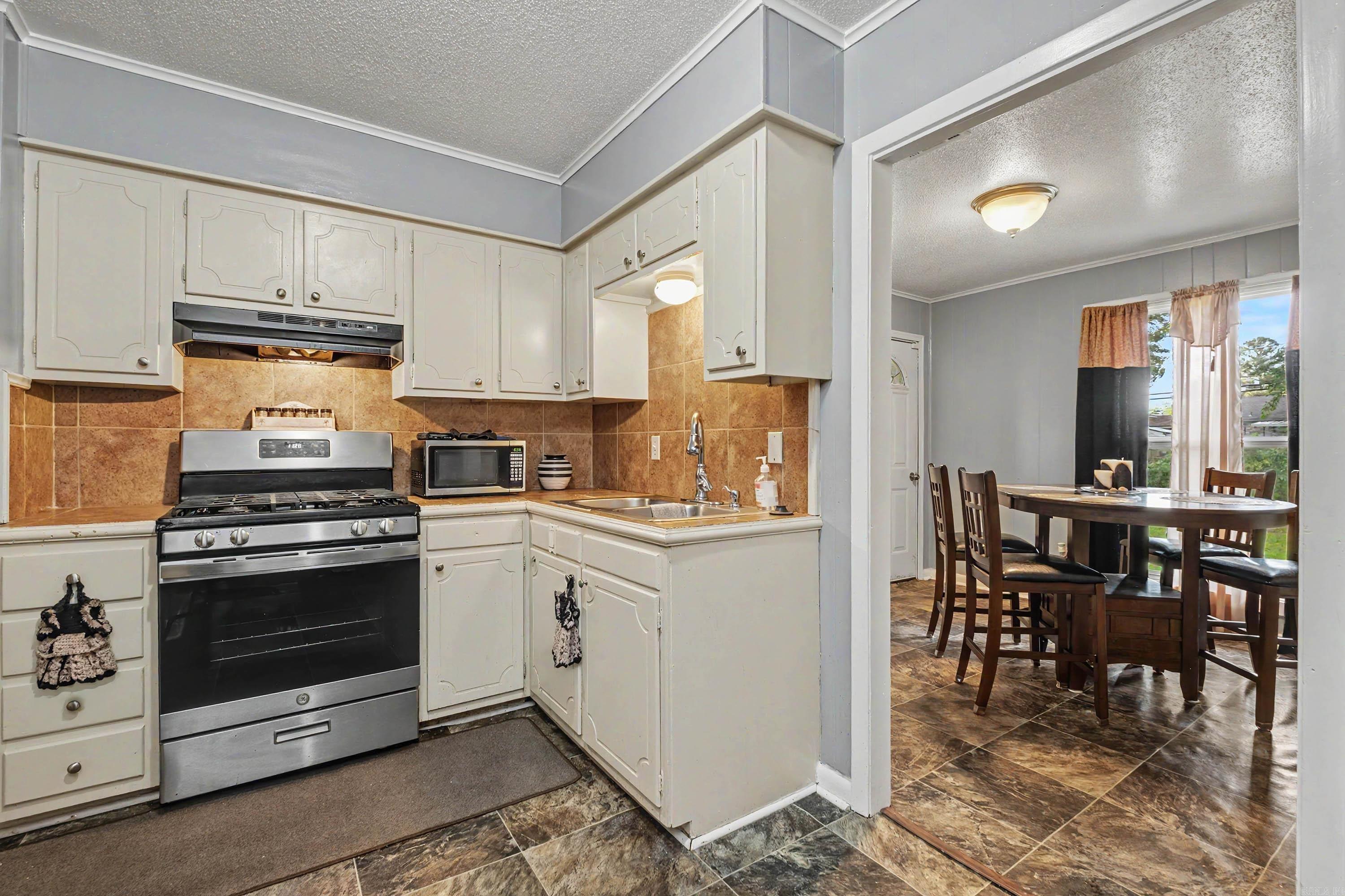 CASTLEWOOD - Residential
