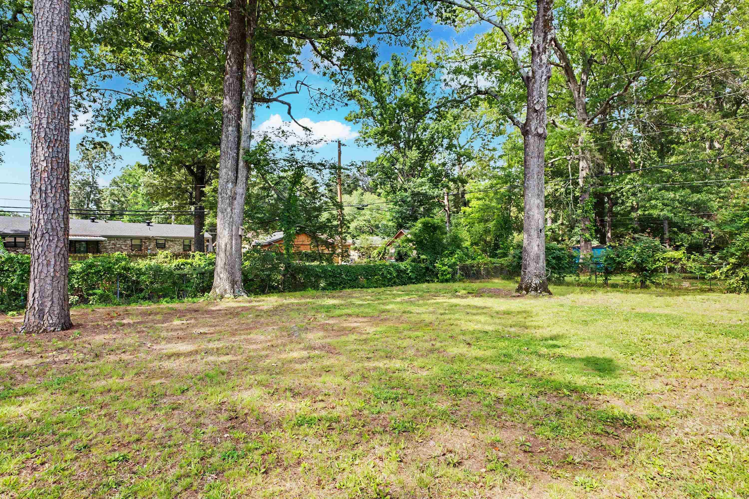 CASTLEWOOD - Residential