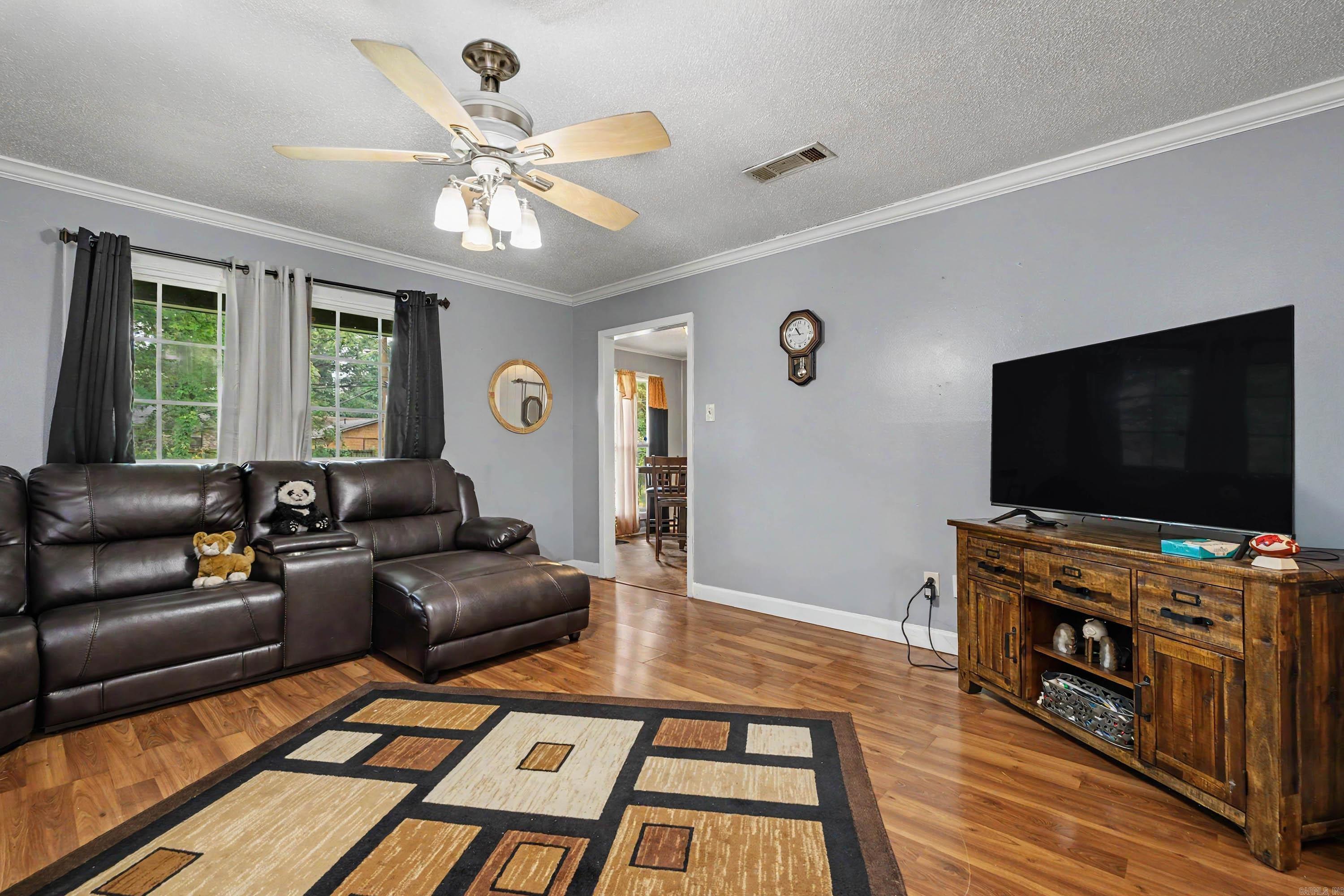 CASTLEWOOD - Residential