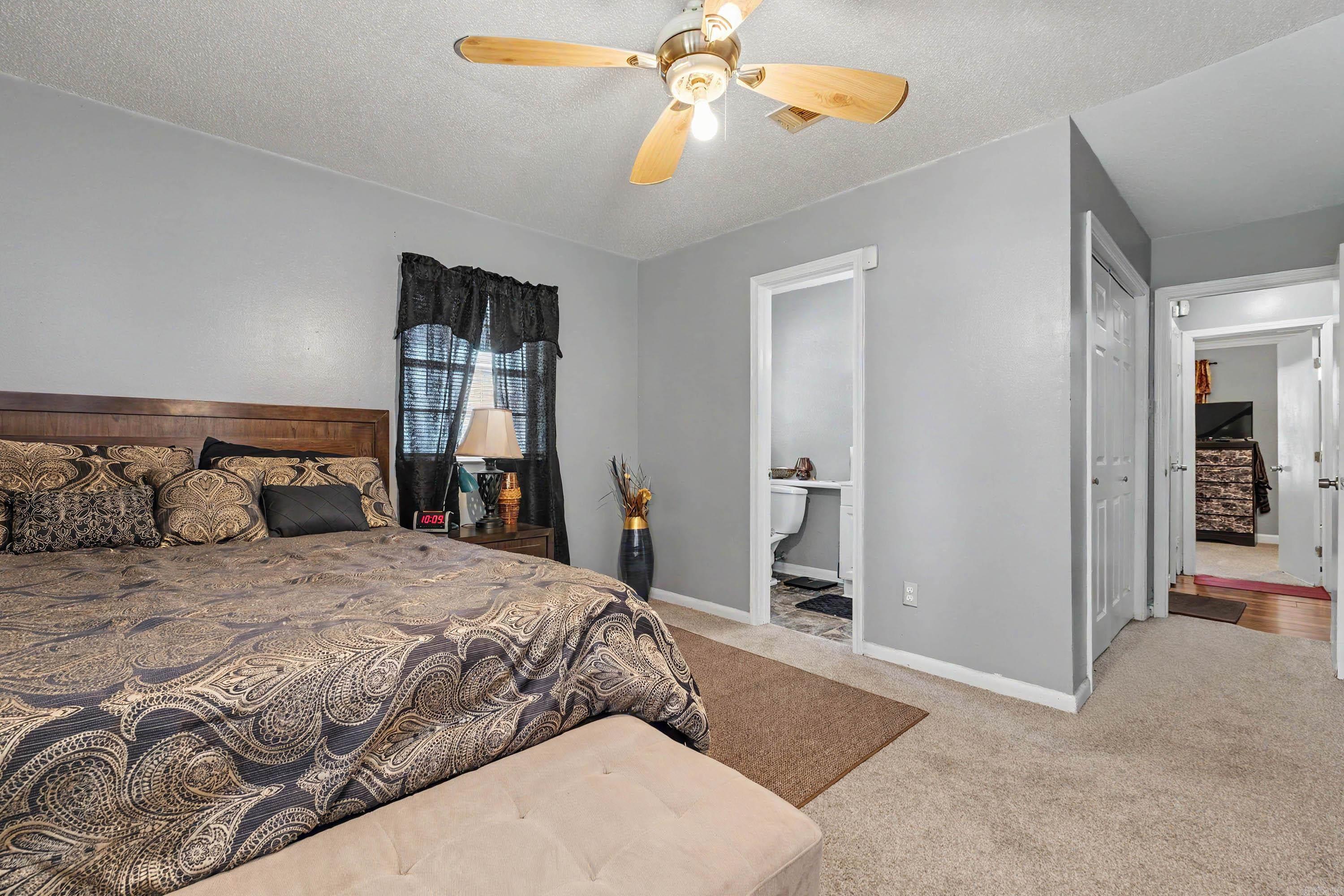 CASTLEWOOD - Residential