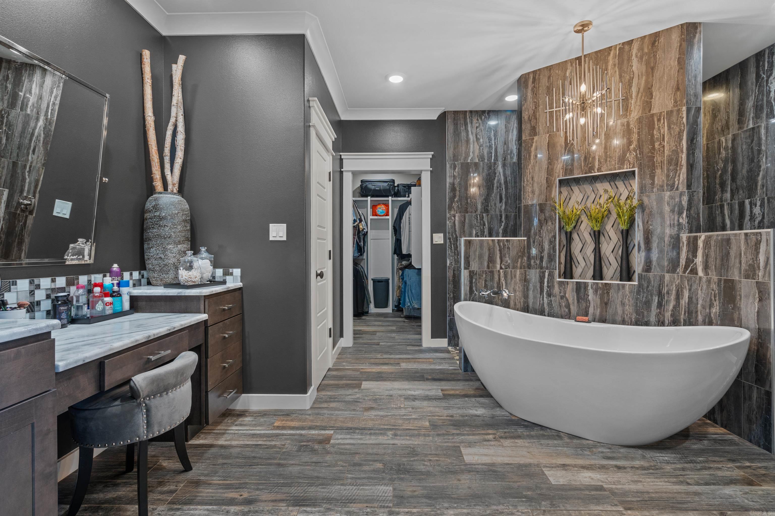 WEST WINDS UNIT - Residential