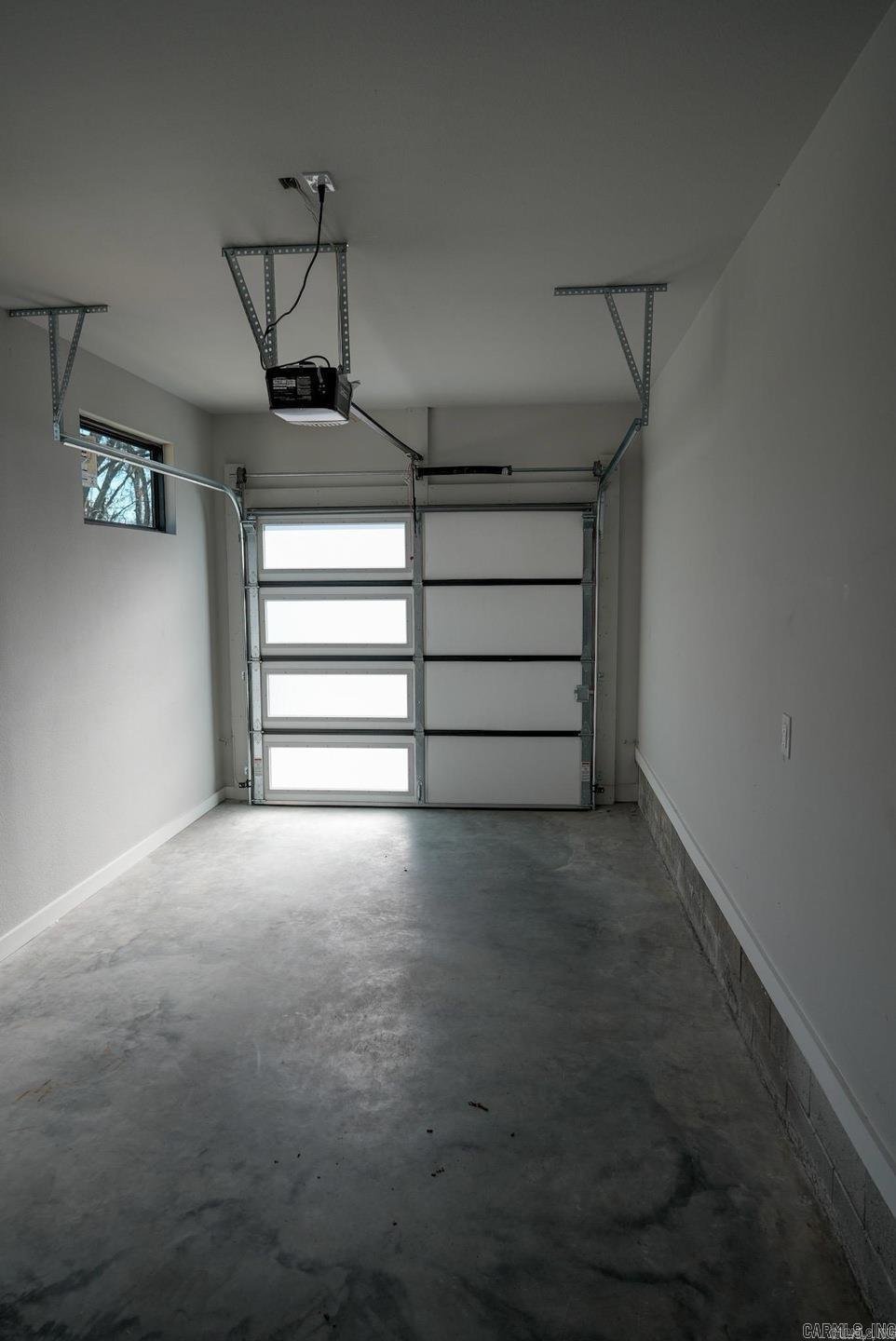 Roots & Coy - Residential Lease