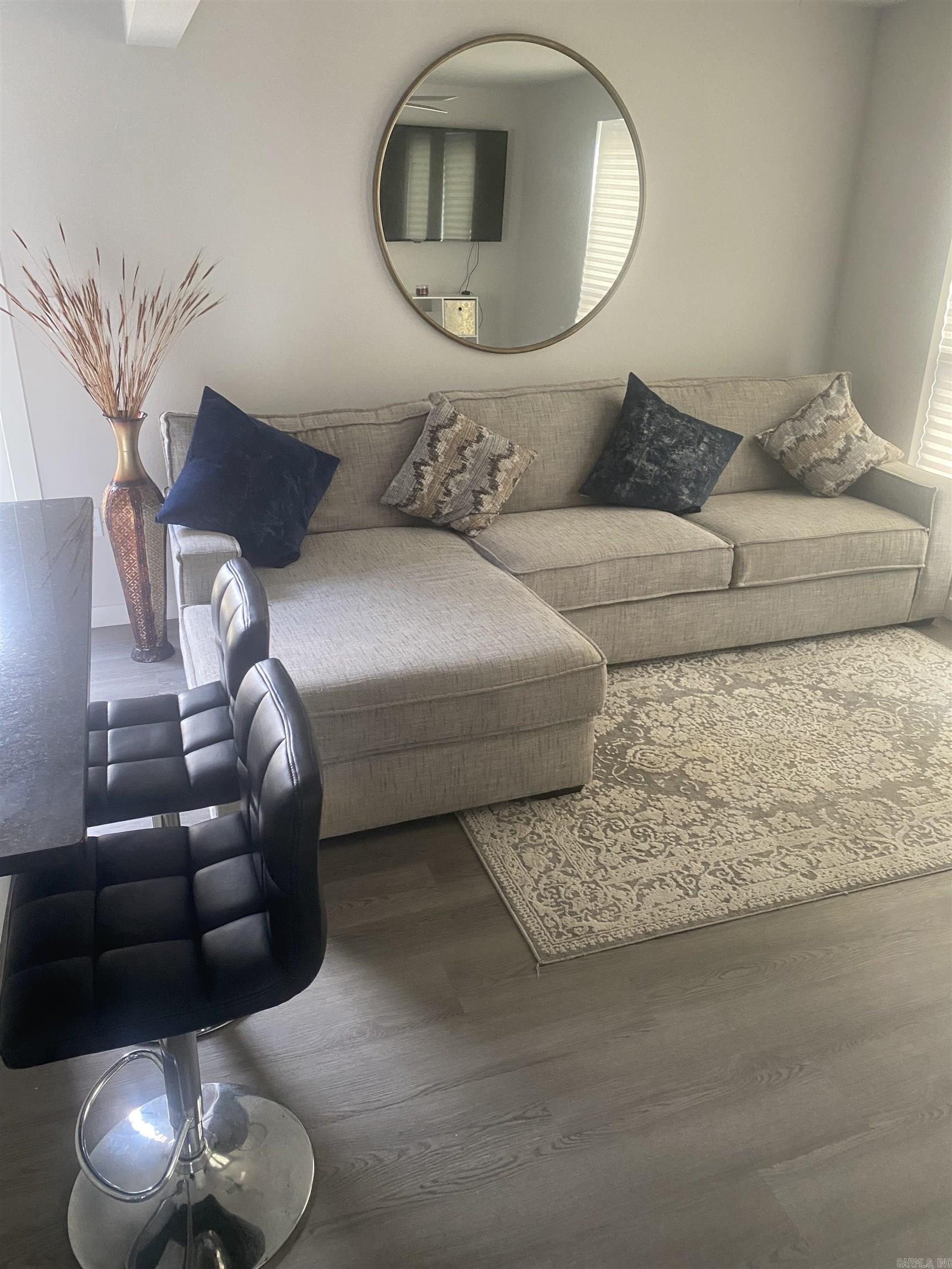 Roots & Coy - Residential Lease