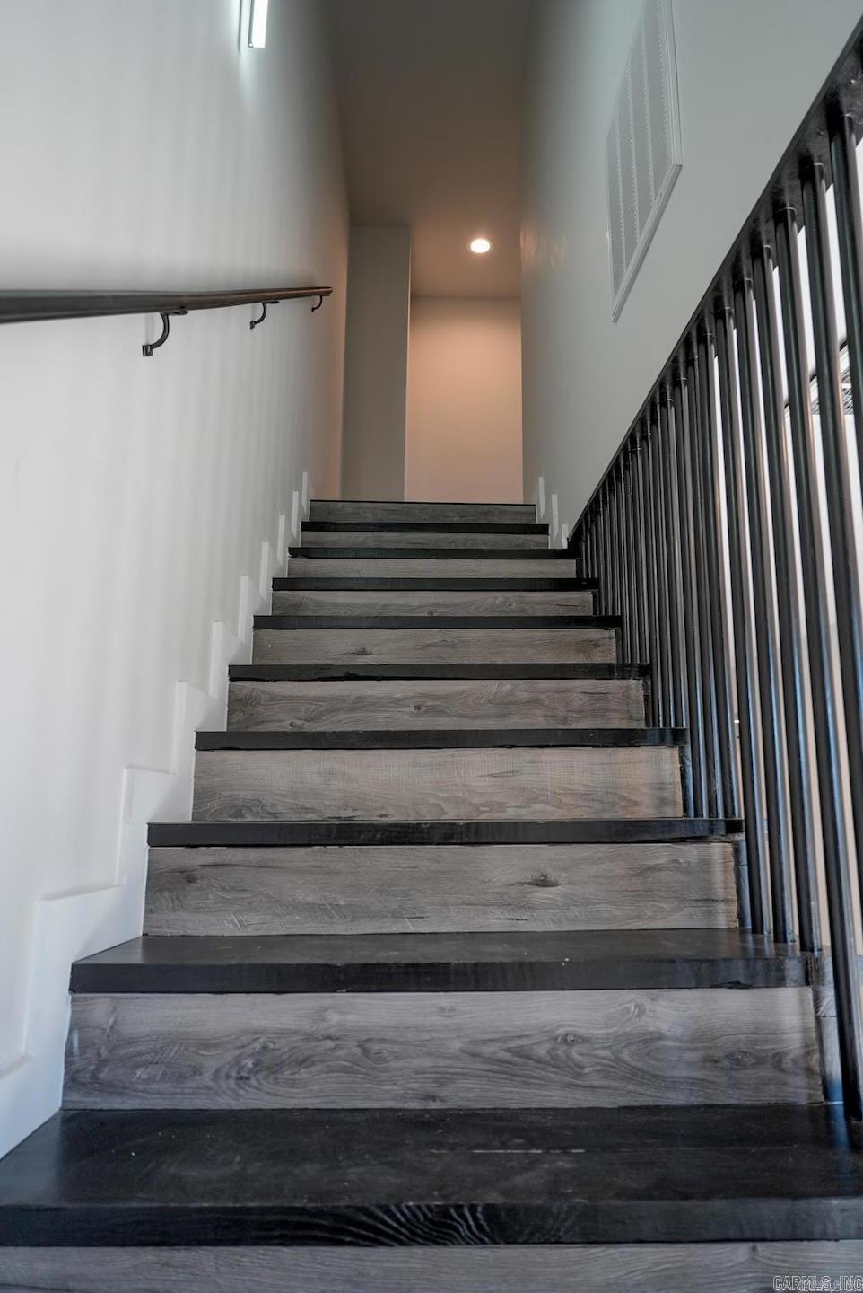 Roots & Coy - Residential Lease