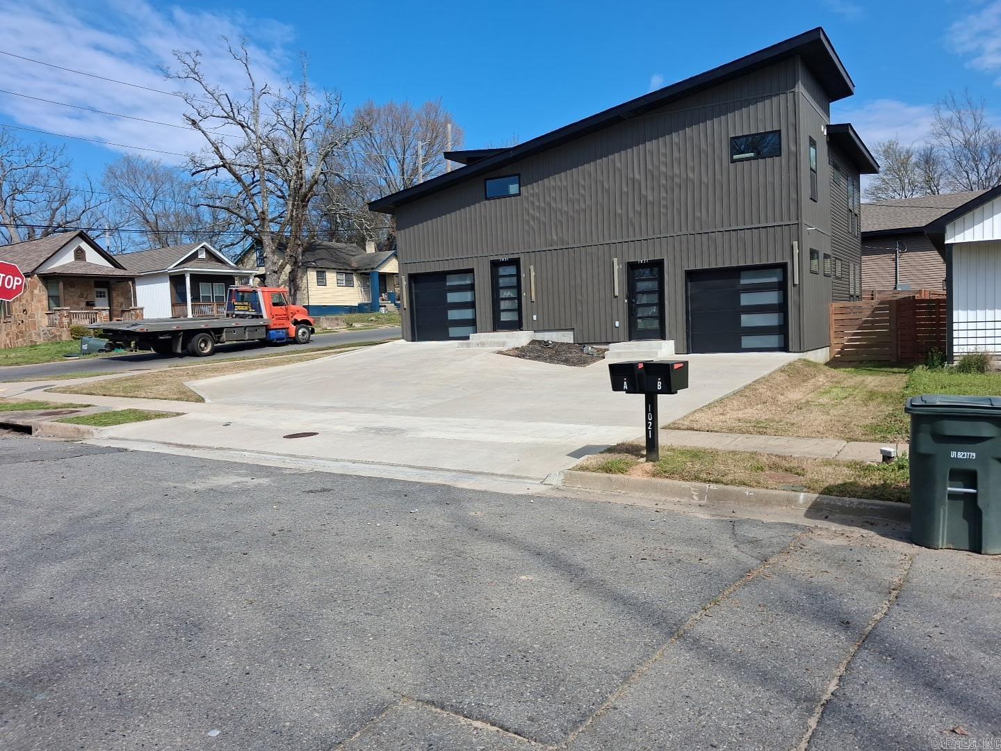 Roots & Coy - Residential Lease