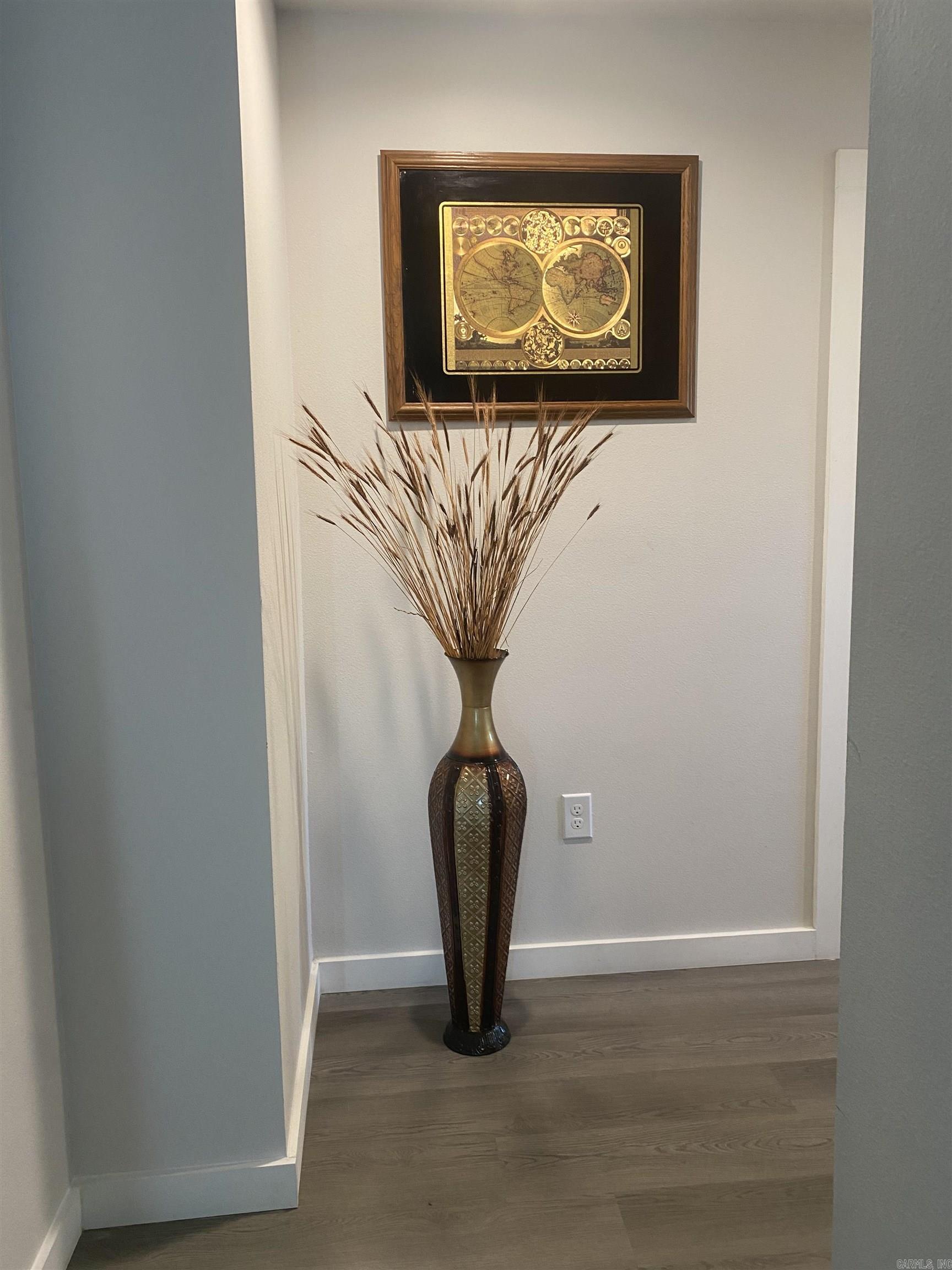 Roots & Coy - Residential Lease