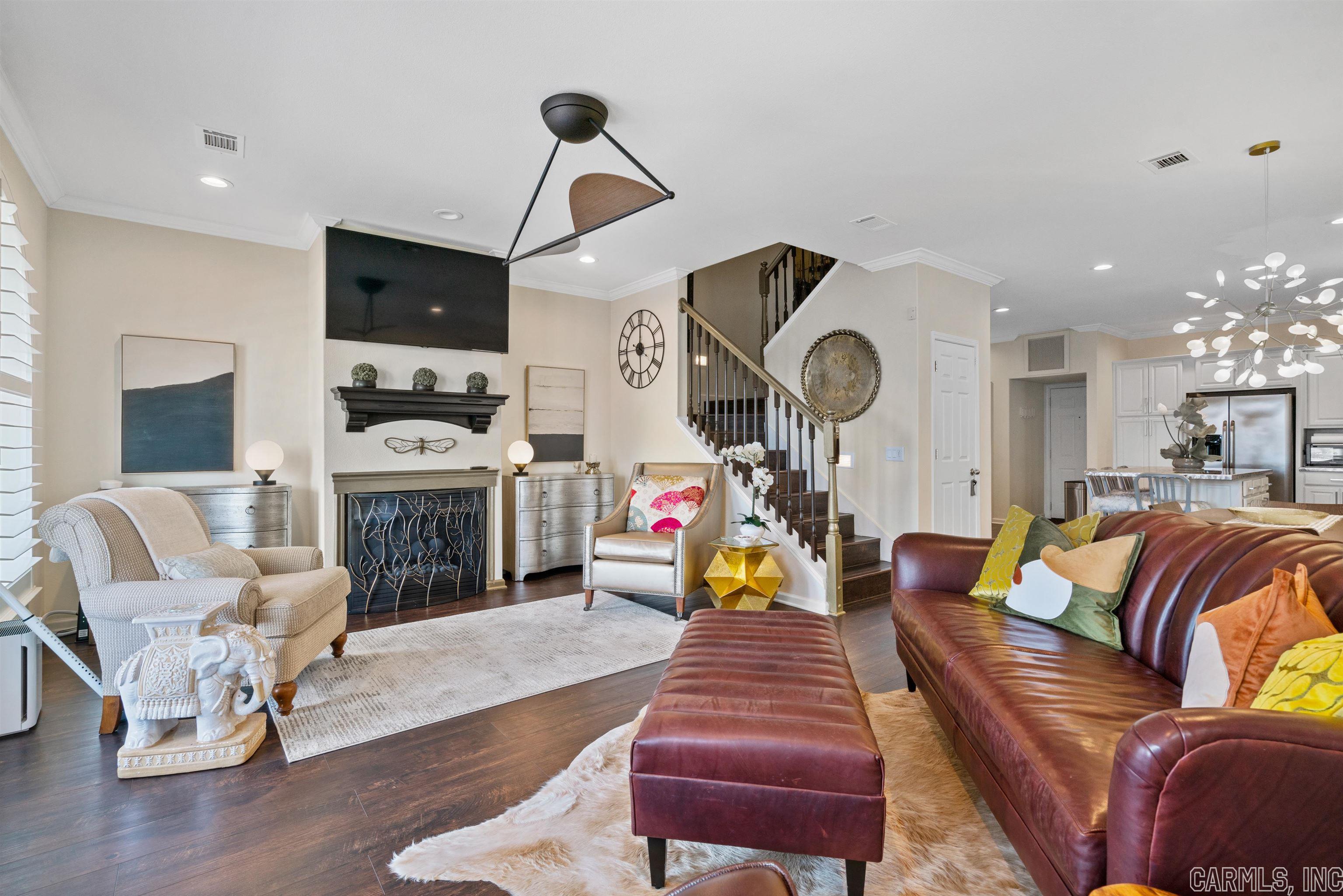 MAJESTIC LAKE VILLAGE TOWNHOMES - Residential
