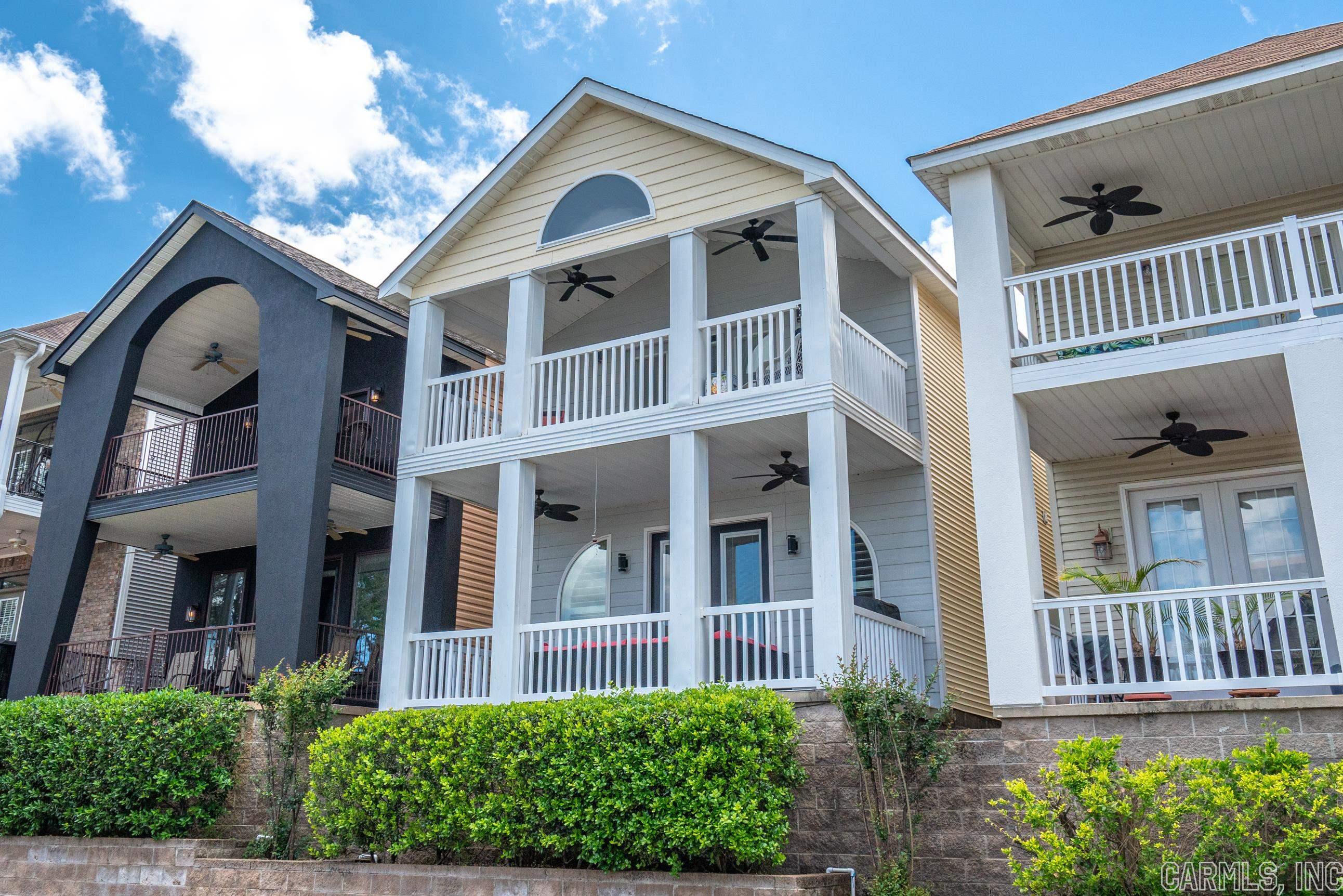 MAJESTIC LAKE VILLAGE TOWNHOMES - Residential