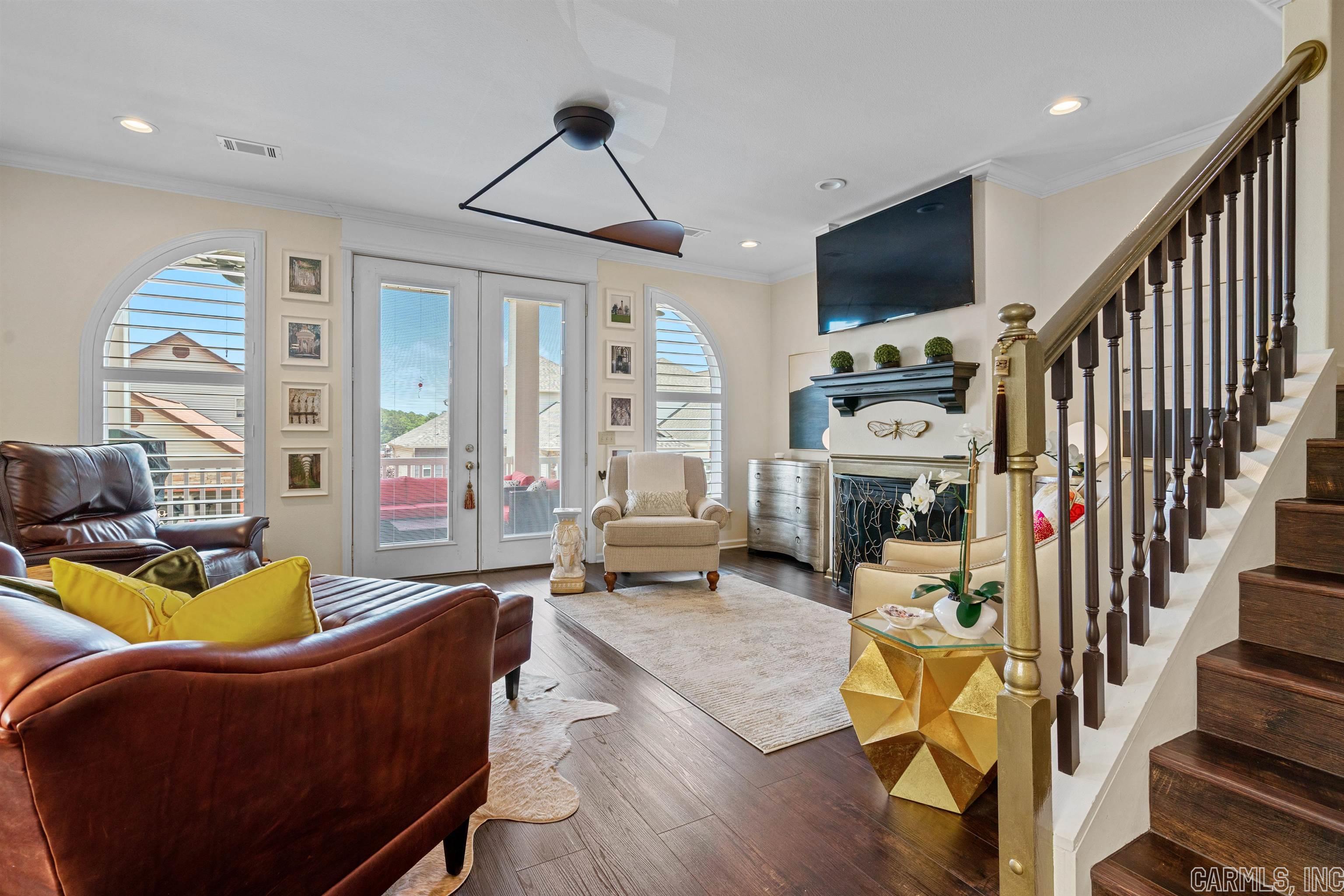 MAJESTIC LAKE VILLAGE TOWNHOMES - Residential