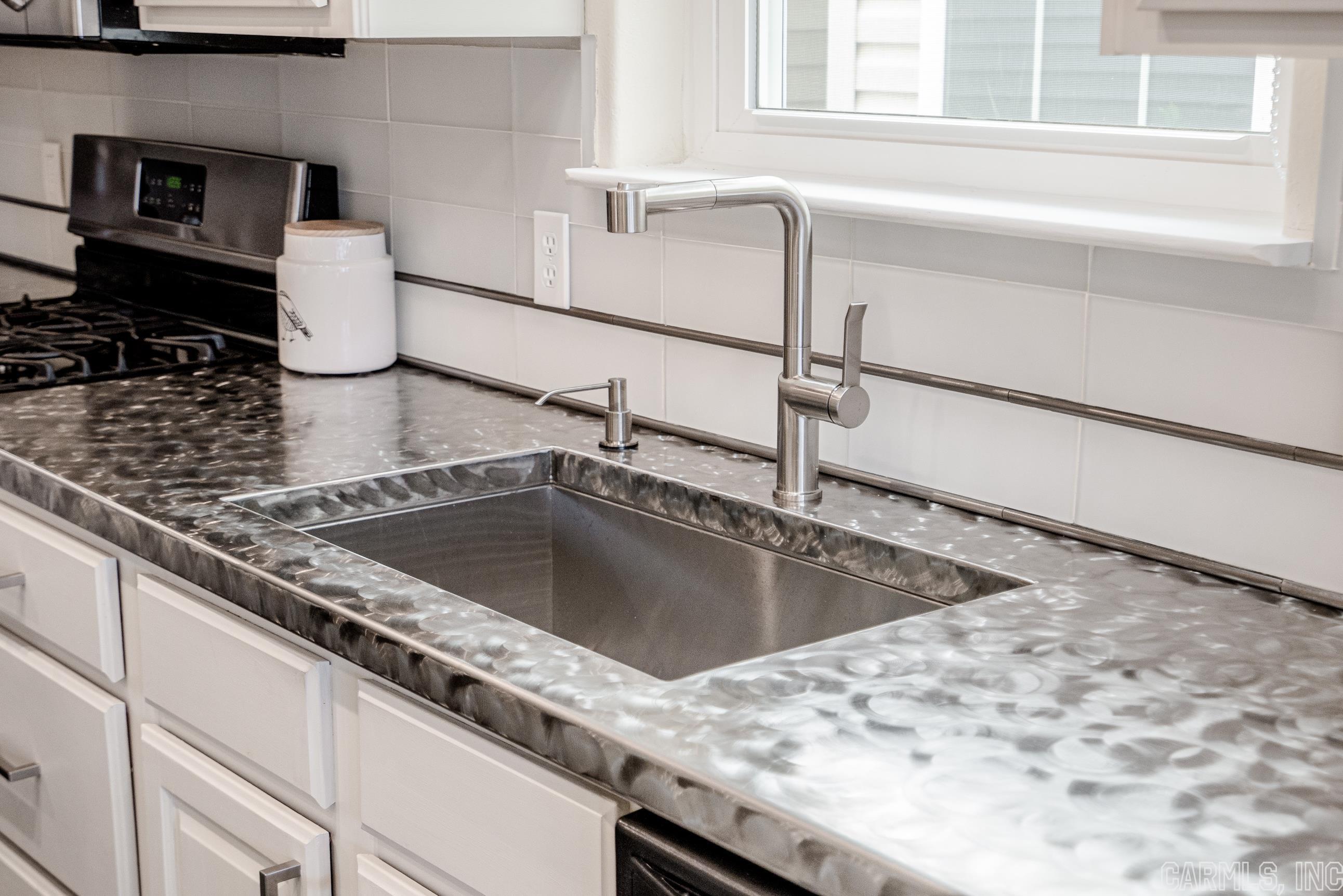 MAJESTIC LAKE VILLAGE TOWNHOMES - Residential