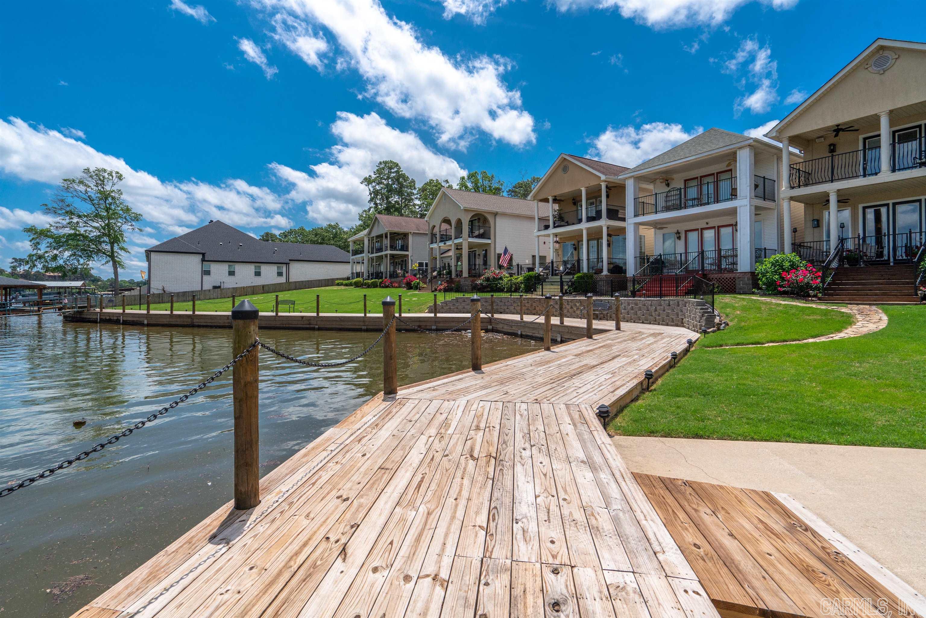 MAJESTIC LAKE VILLAGE TOWNHOMES - Residential